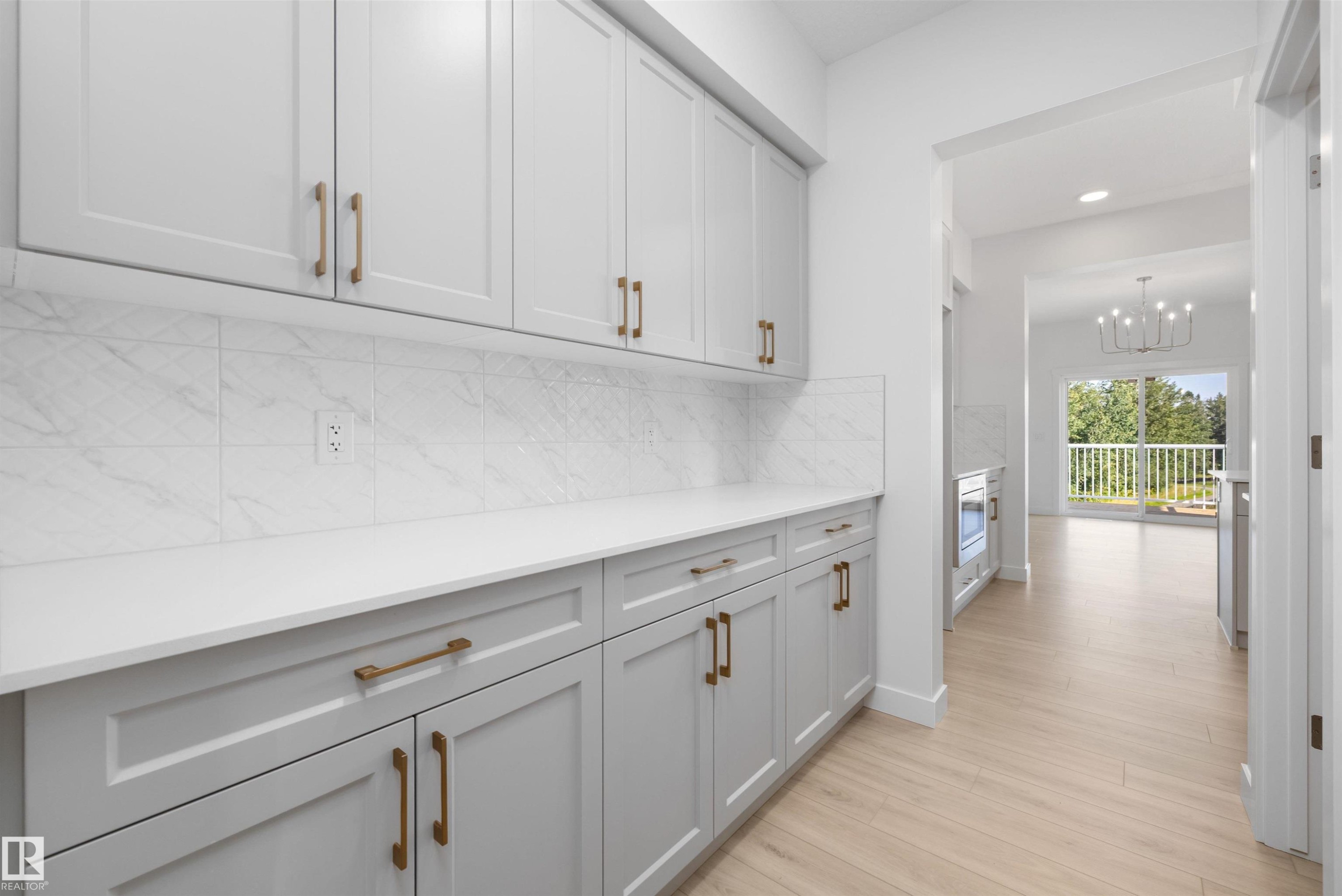 5921 Raven Crescent Nw, Edmonton, AB - Indoor