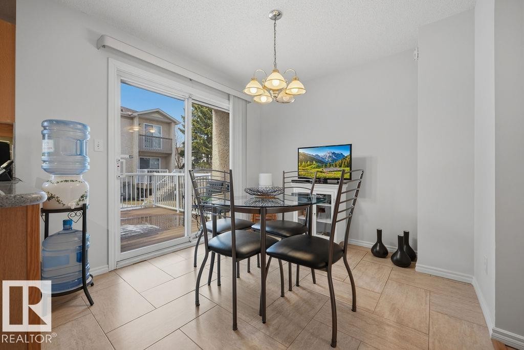 17624 96 Avenue, Edmonton, AB - Indoor Photo Showing Dining Room