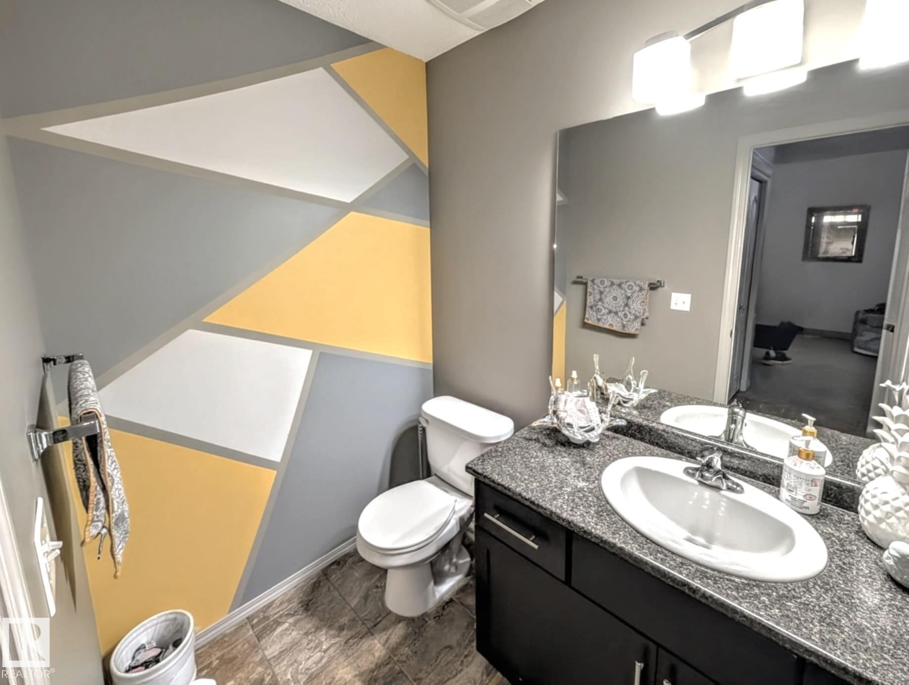 3336 17B Avenue Nw, Edmonton, AB - Indoor Photo Showing Bathroom