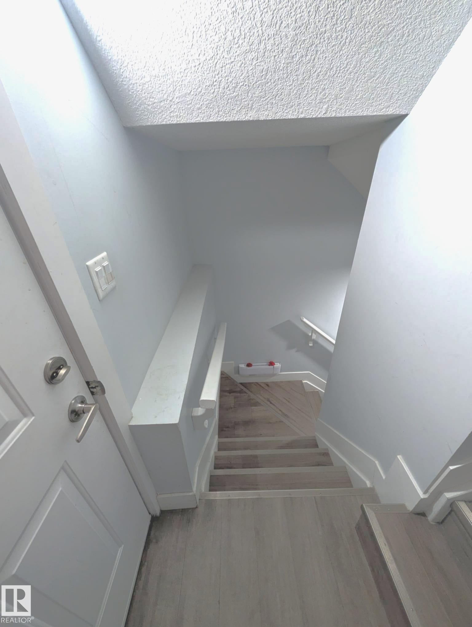 3336 17B Avenue Nw, Edmonton, AB - Indoor Photo Showing Other Room