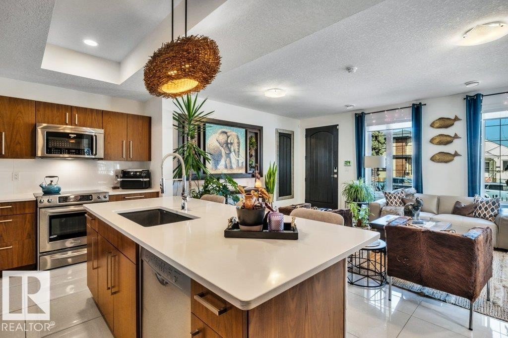 10920 96 Street, Edmonton, AB - Indoor Photo Showing Kitchen