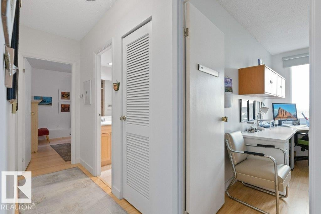 202 9809 110 Street, Edmonton, AB - Indoor