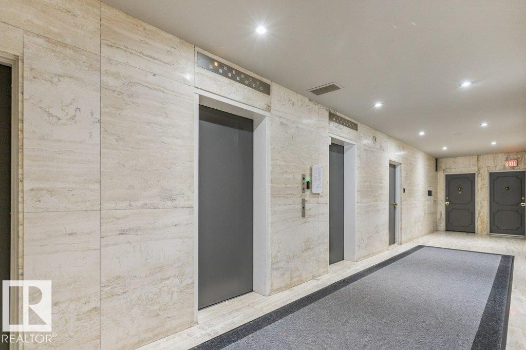 202 9809 110 Street, Edmonton, AB - Indoor Photo Showing Other Room