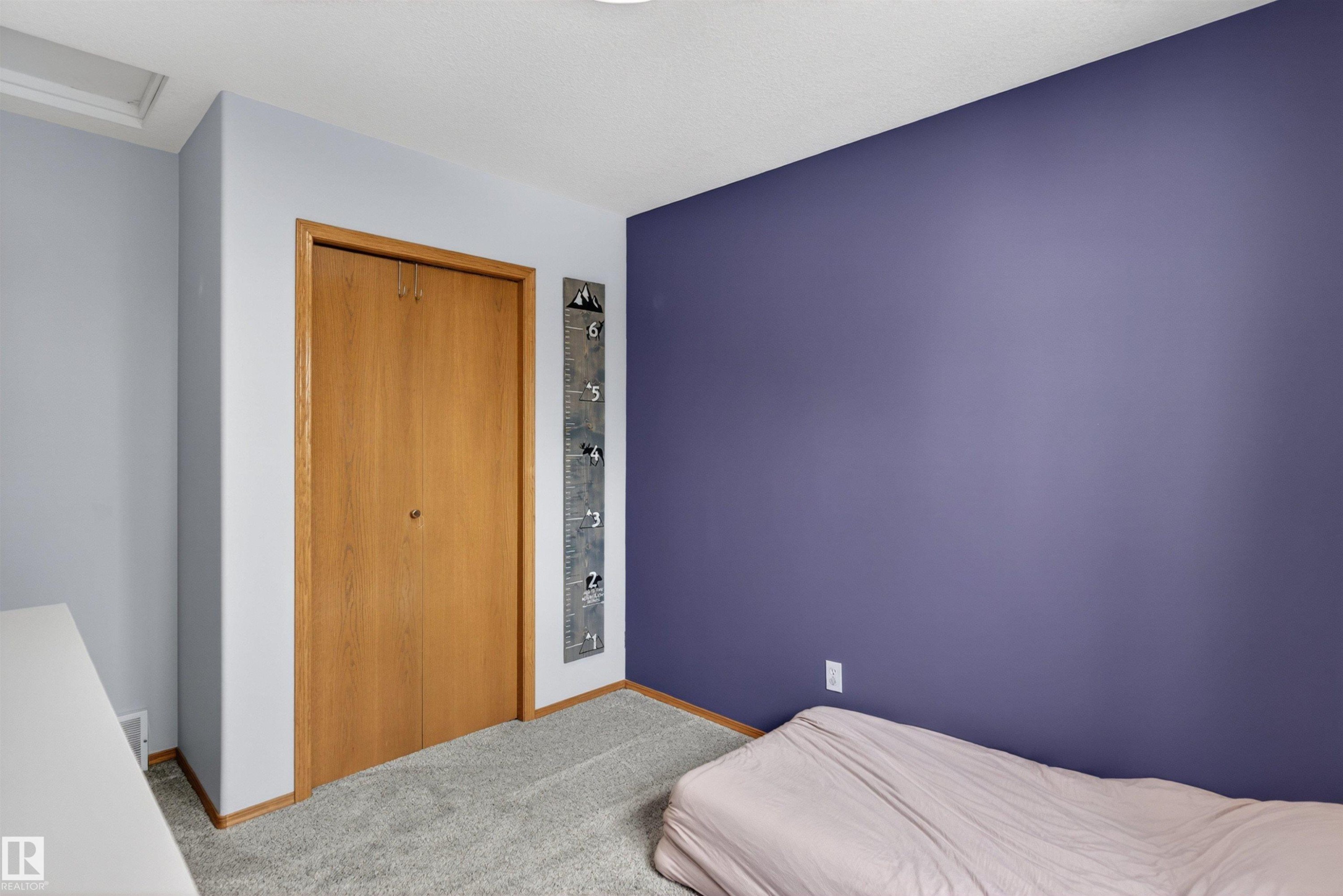 874 Ryan Place, Edmonton, AB - Indoor Photo Showing Bedroom
