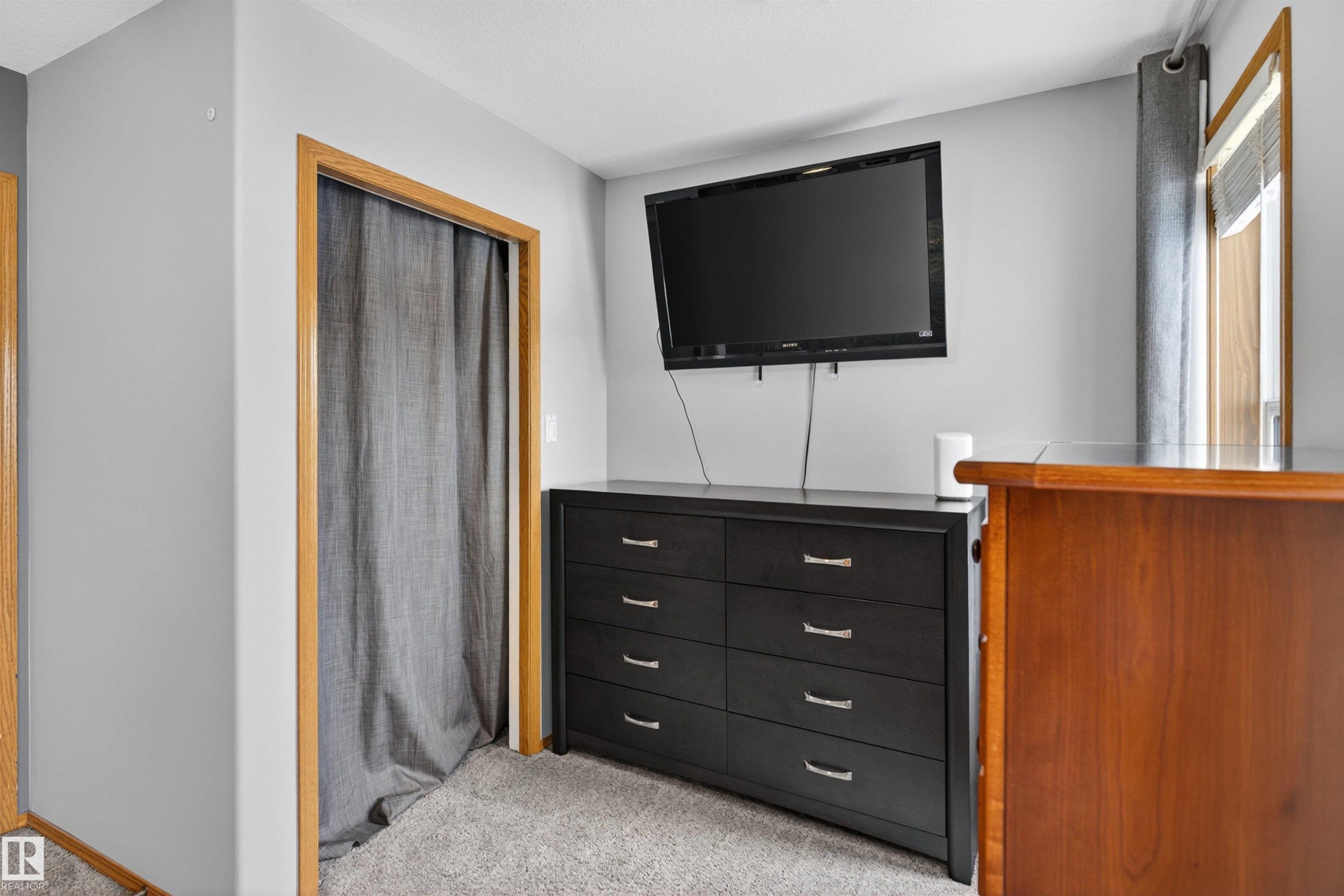 874 Ryan Place, Edmonton, AB - Indoor