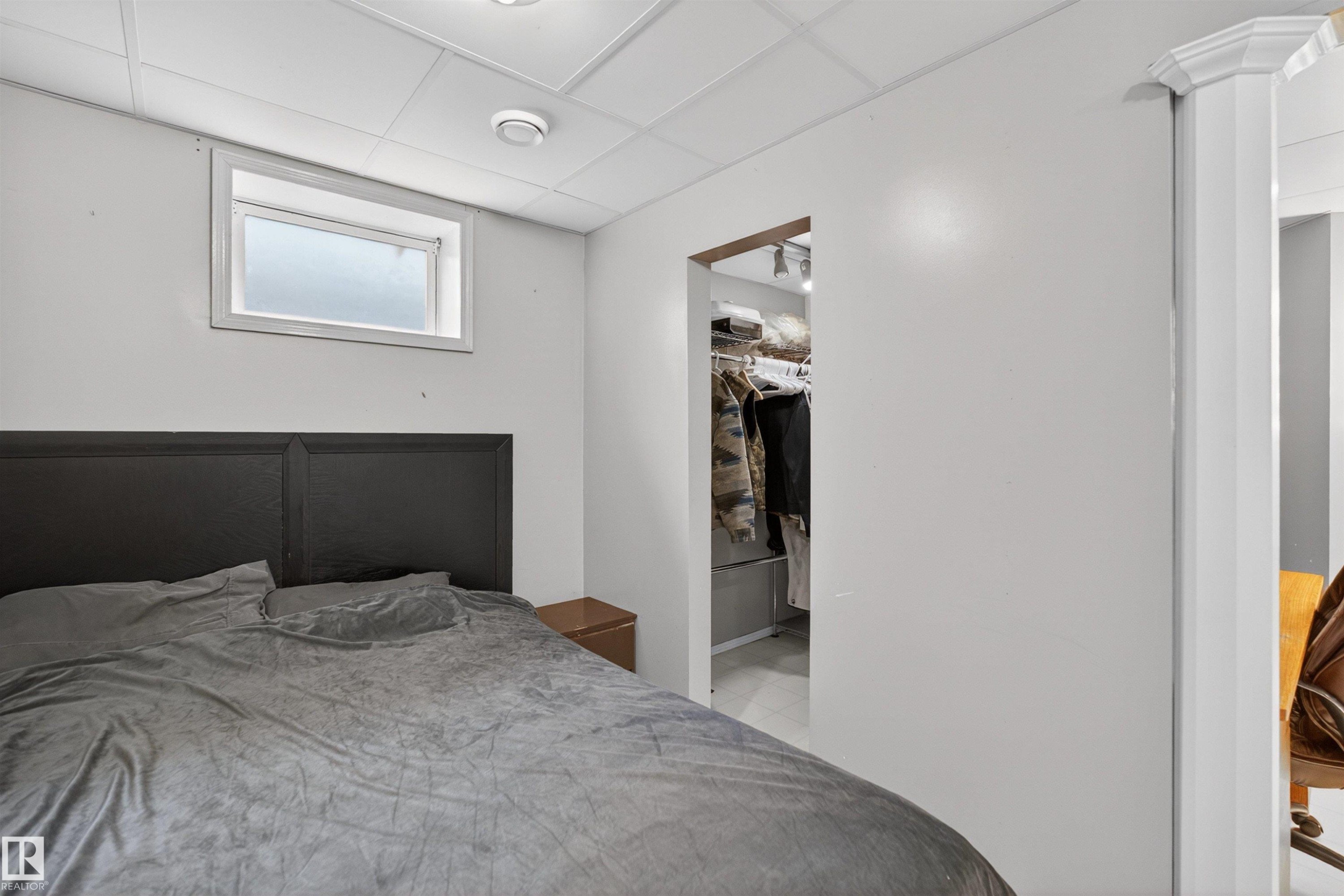 874 Ryan Place, Edmonton, AB - Indoor Photo Showing Bedroom