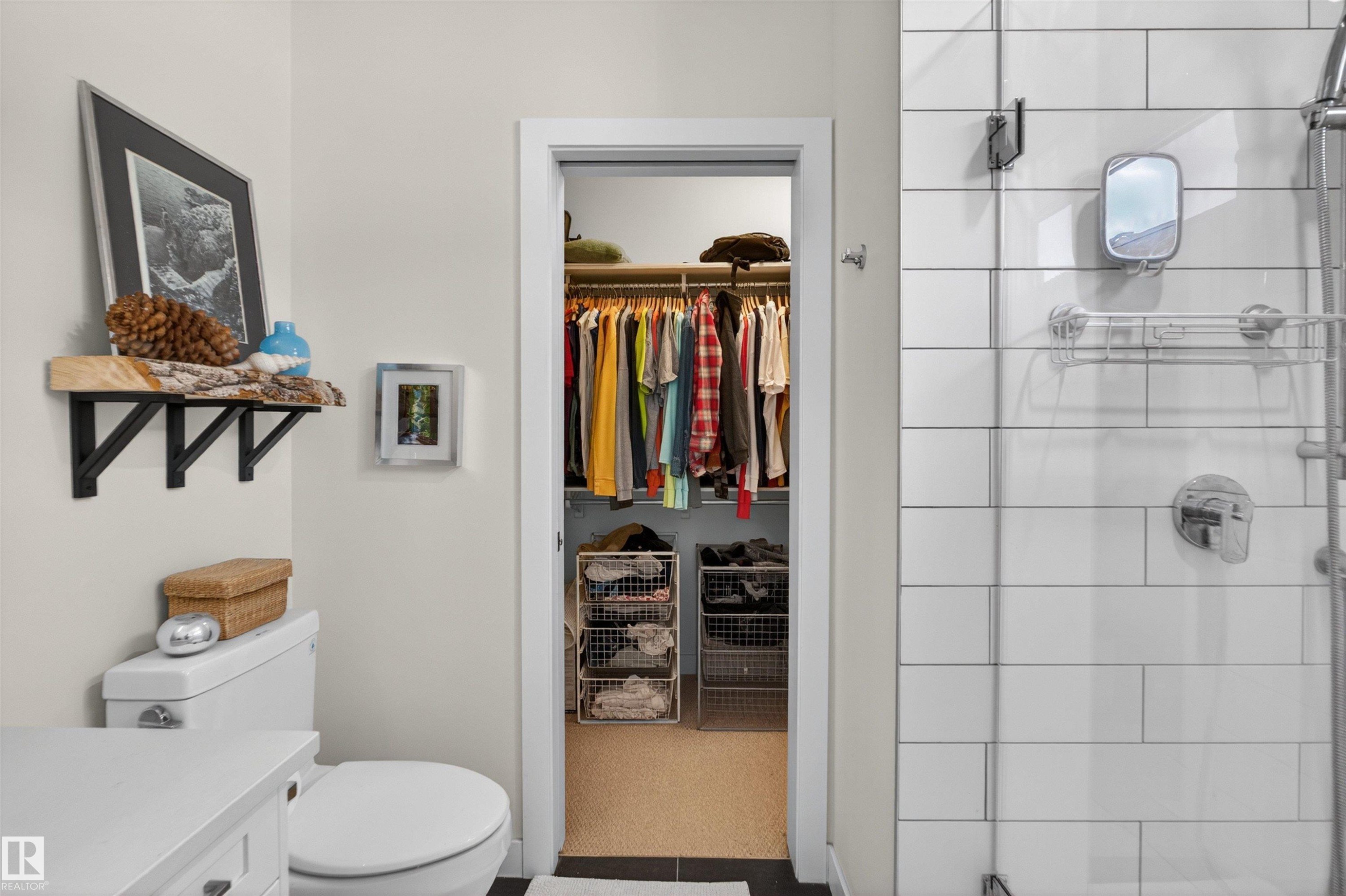 3381 Chickadee Drive, Edmonton, AB - Indoor Photo Showing Bathroom