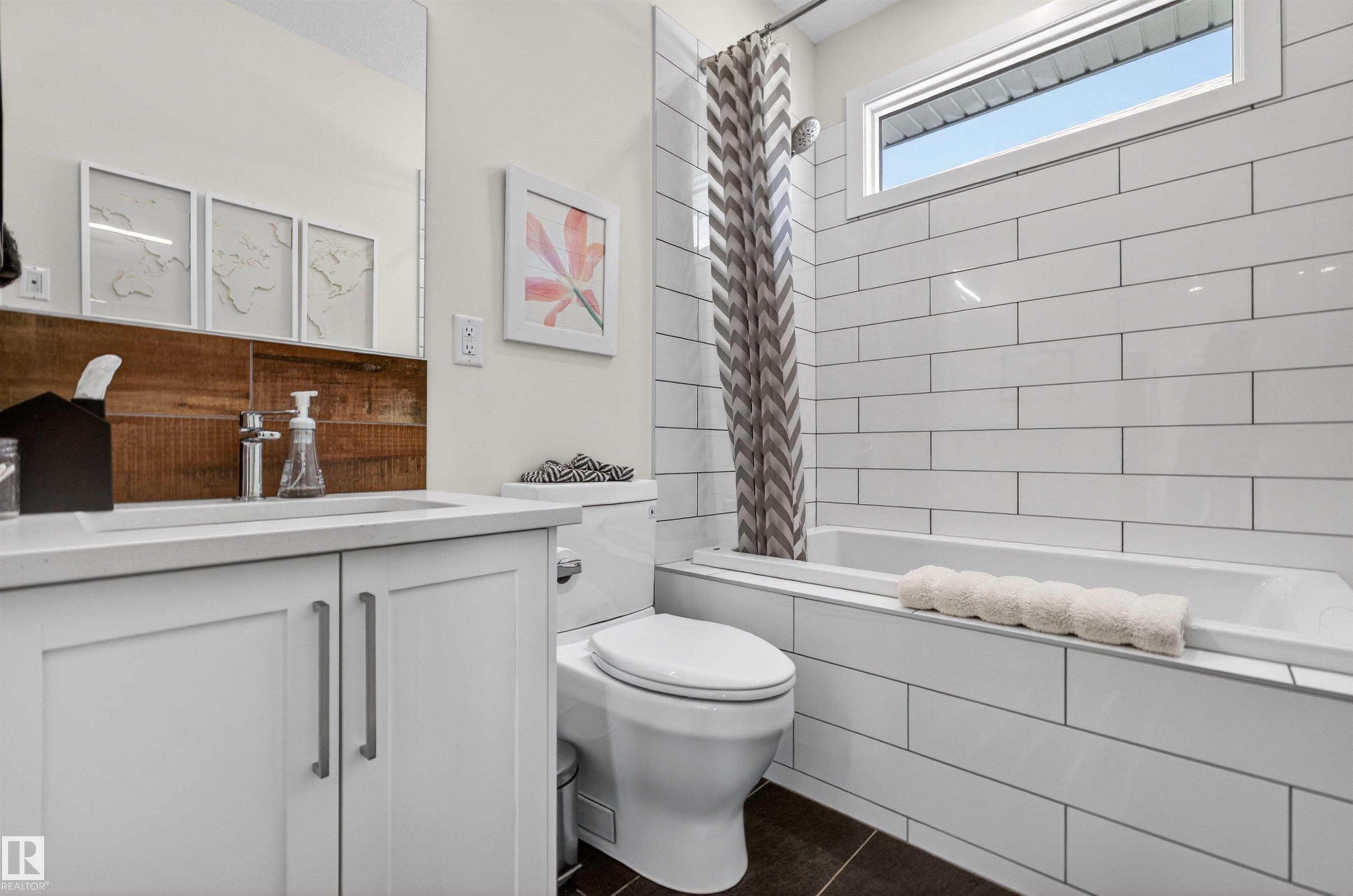 3381 Chickadee Drive, Edmonton, AB - Indoor Photo Showing Bathroom
