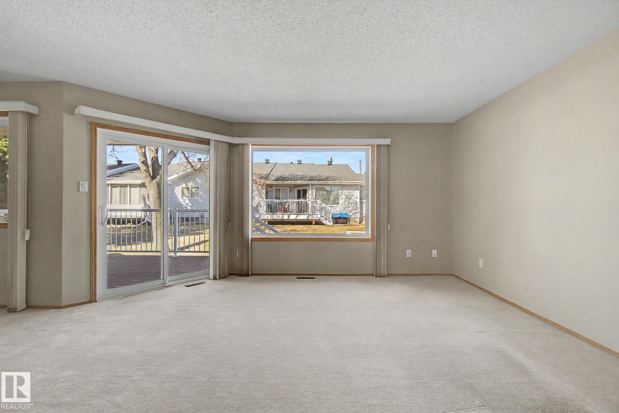 17434 Callingwood Road, Edmonton, AB - Indoor