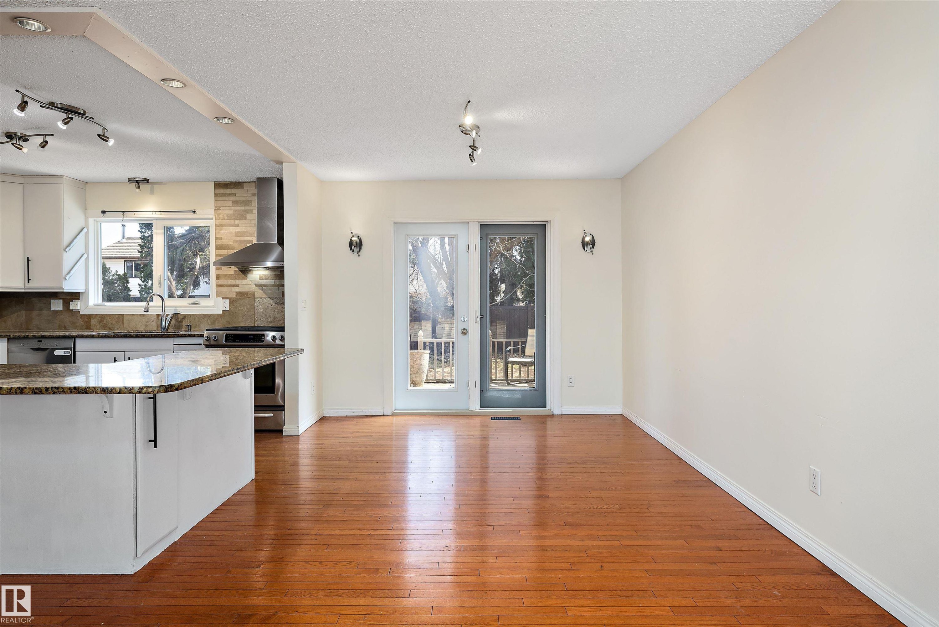 115 Walker Road, Edmonton, AB - Indoor Photo Showing Other Room