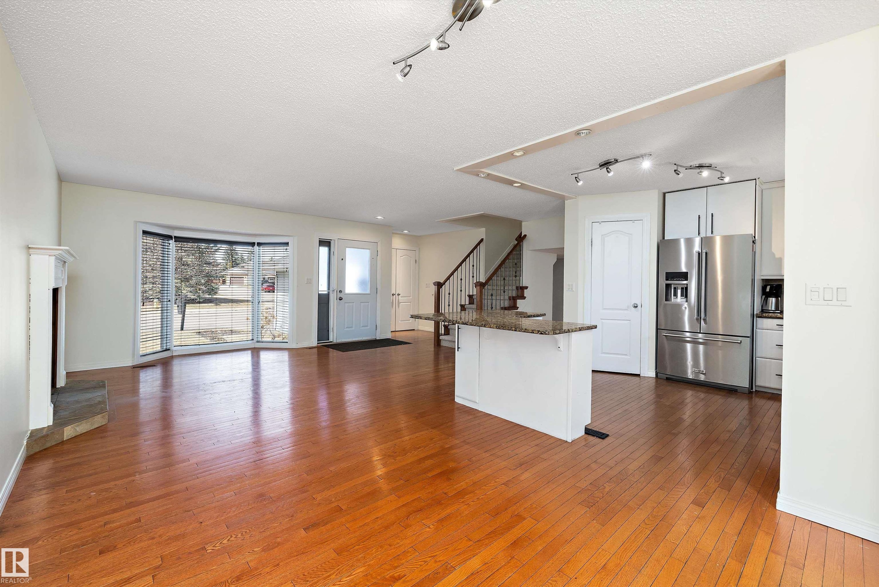 115 Walker Road, Edmonton, AB - Indoor