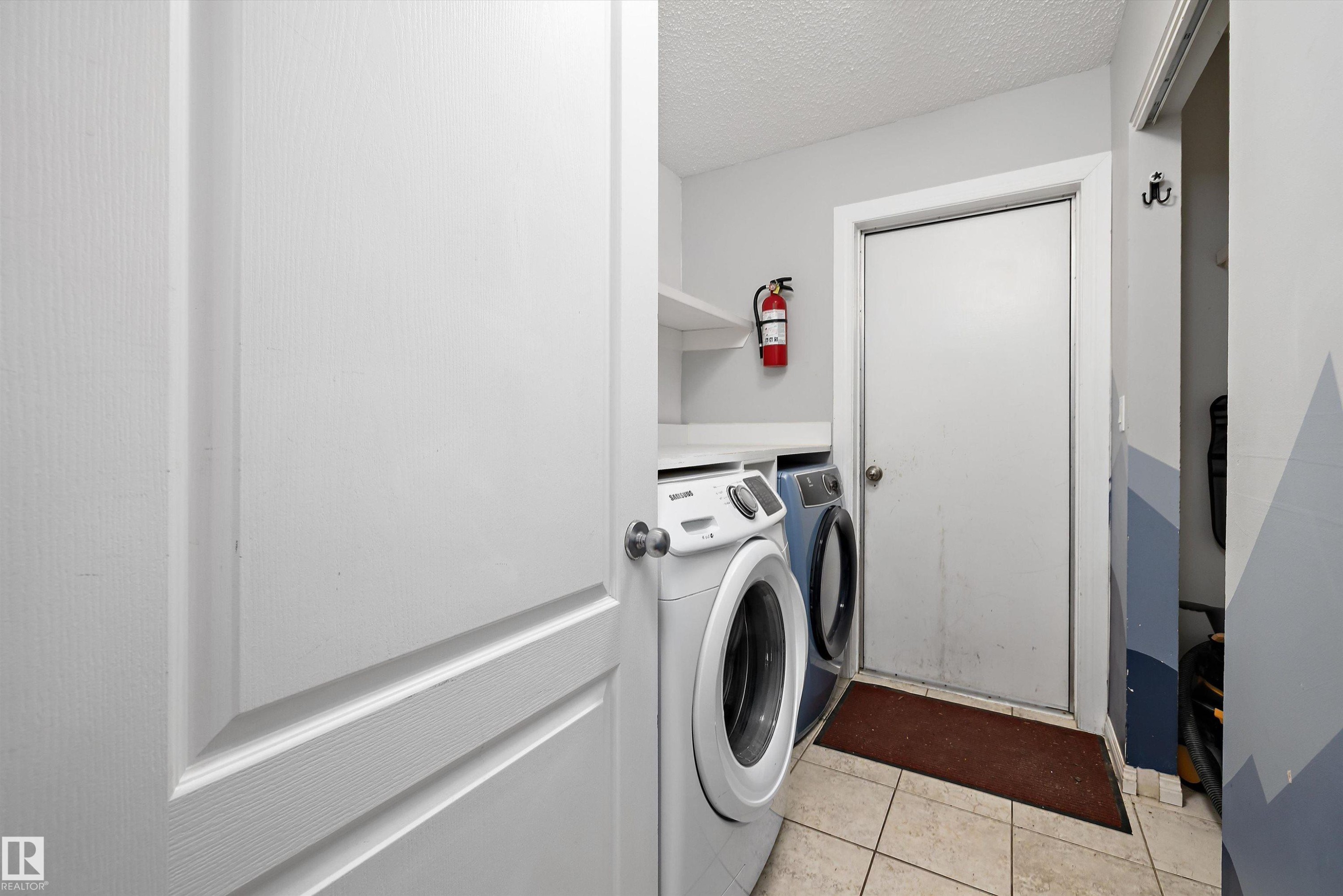115 Walker Road, Edmonton, AB - Indoor Photo Showing Laundry Room