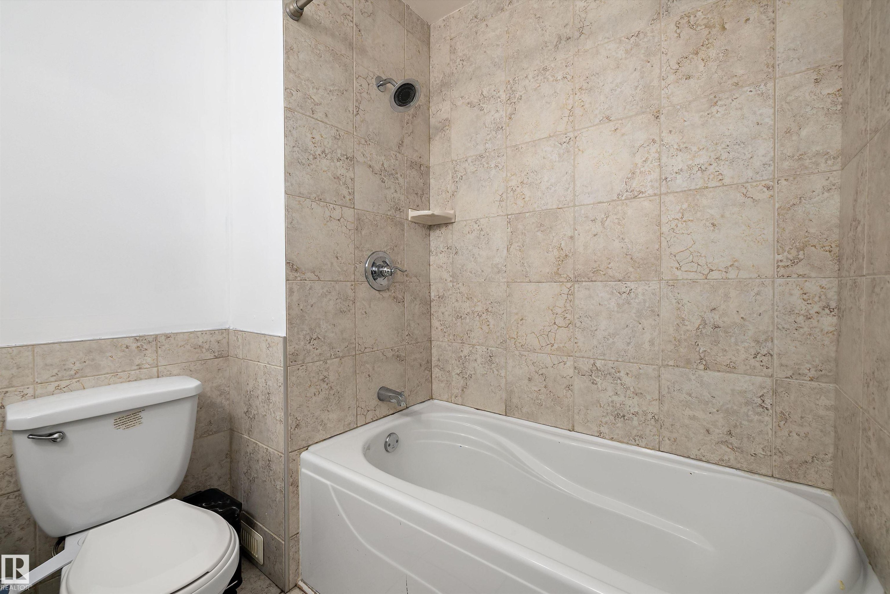 115 Walker Road, Edmonton, AB - Indoor Photo Showing Bathroom