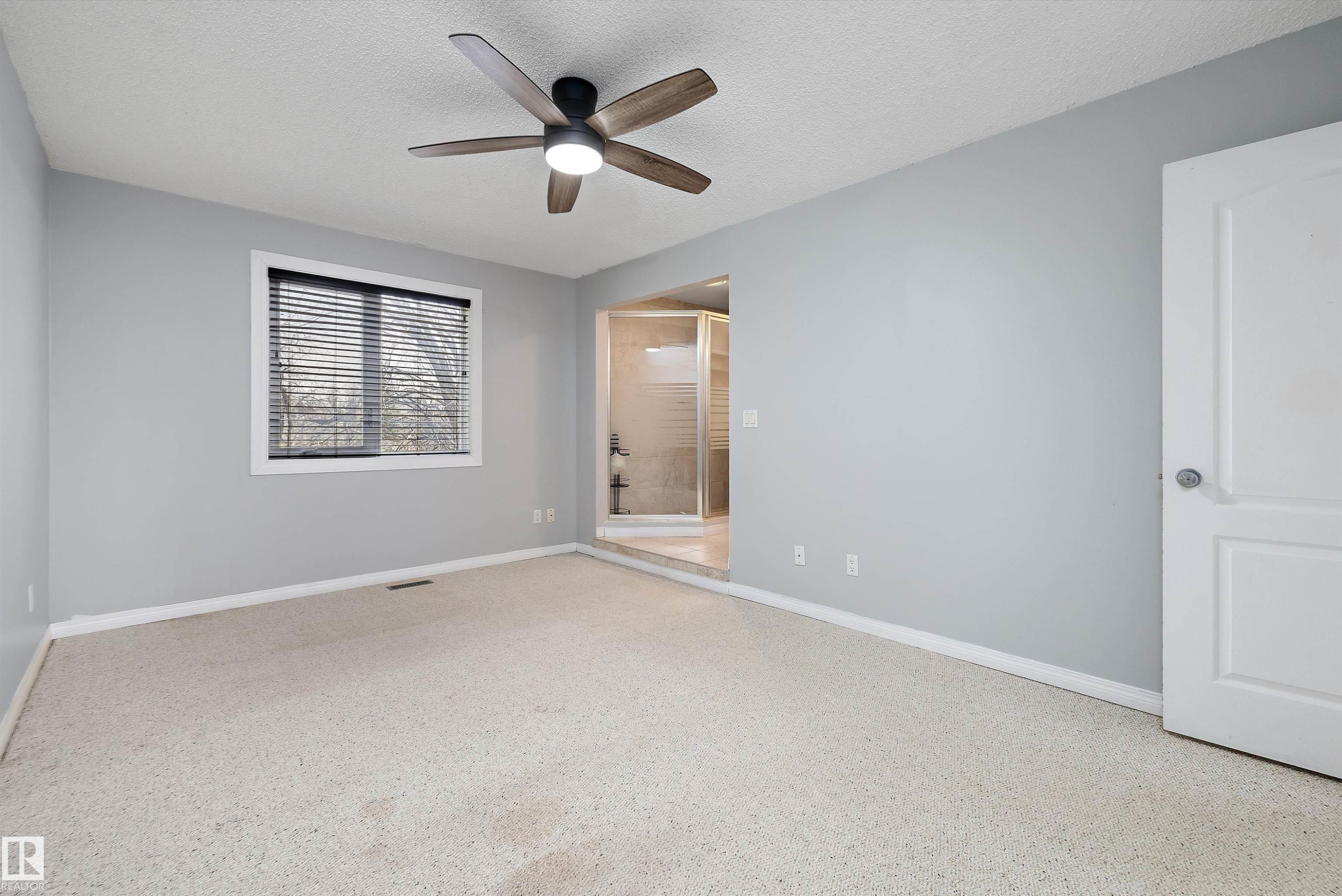 115 Walker Road, Edmonton, AB - Indoor Photo Showing Other Room