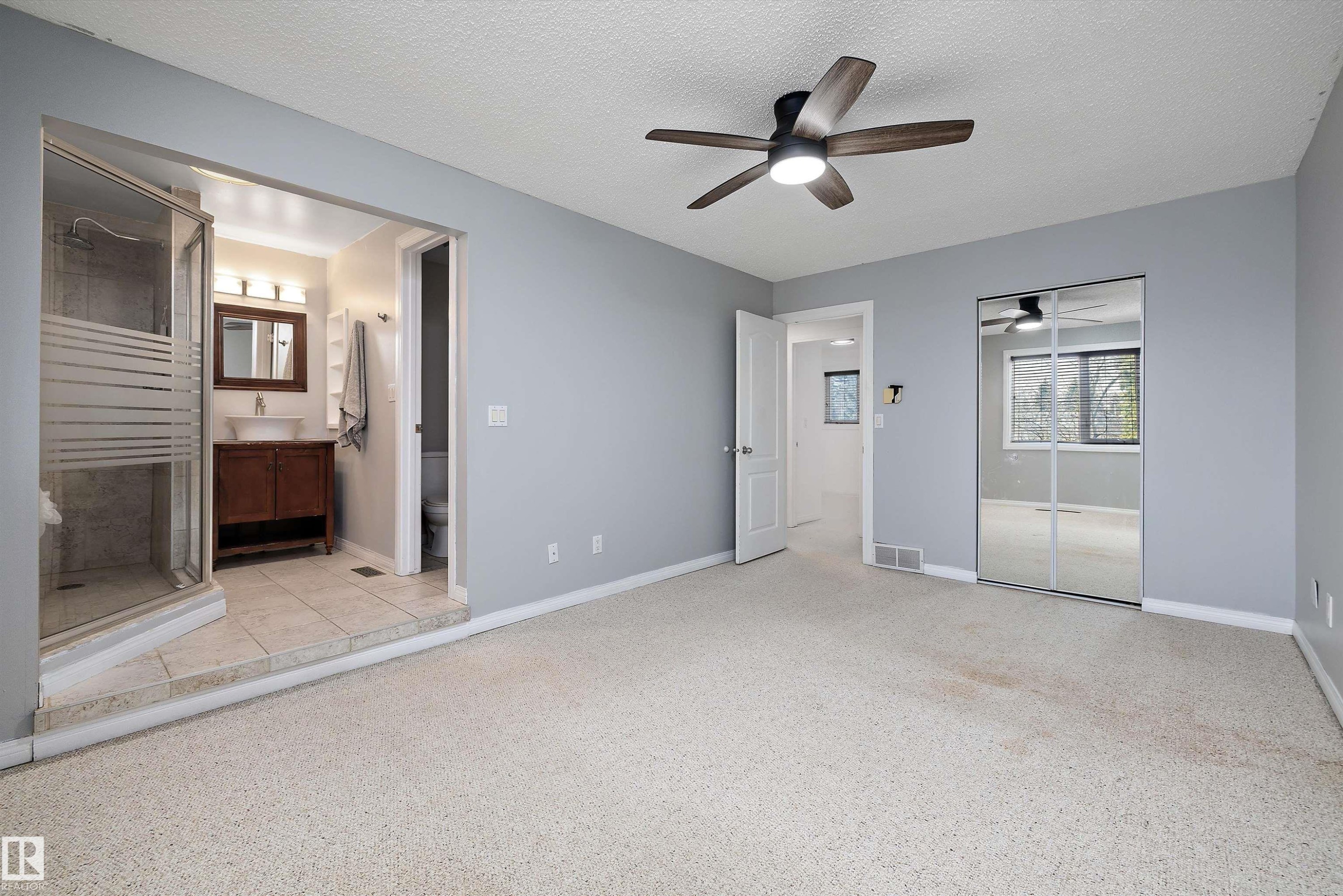 115 Walker Road, Edmonton, AB - Indoor Photo Showing Other Room