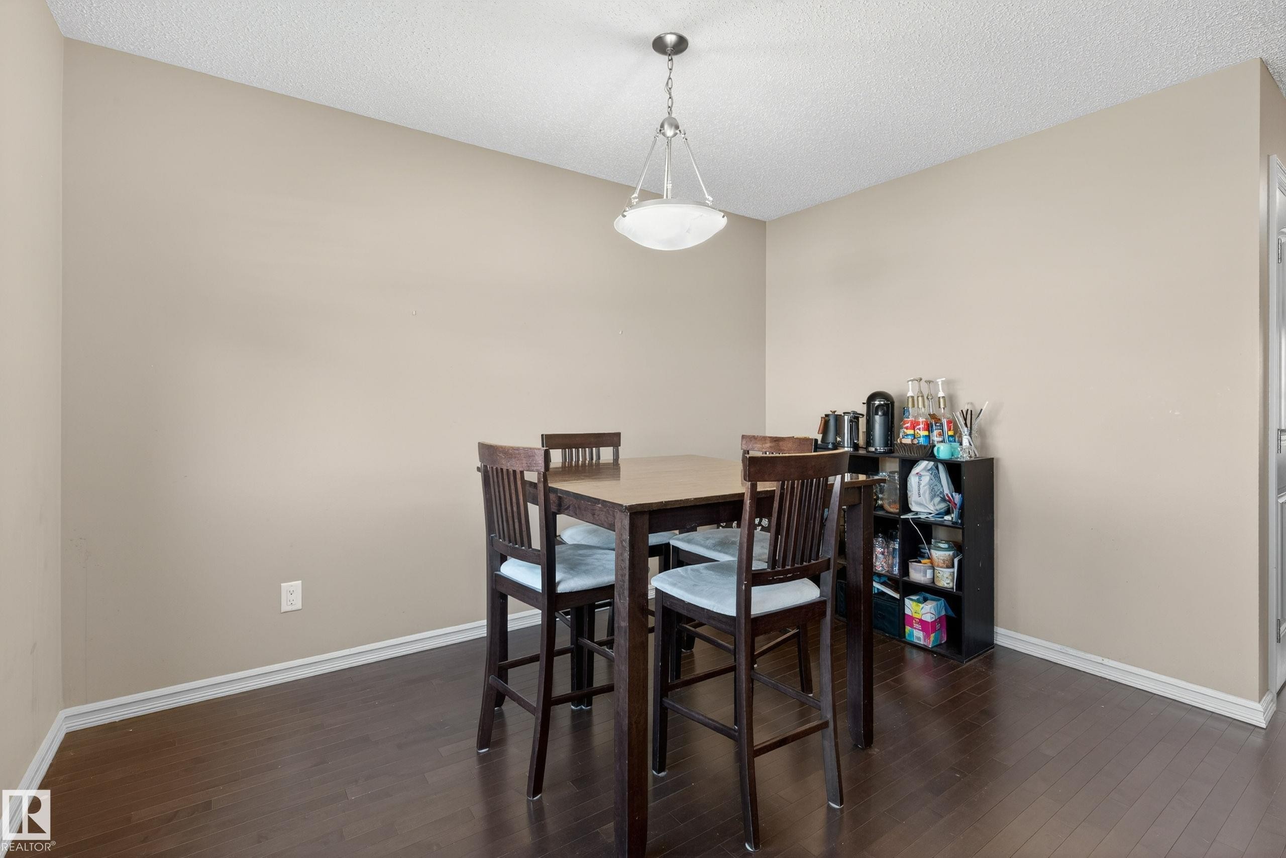 5636 18 Avenue, Edmonton, AB - Indoor Photo Showing Dining Room