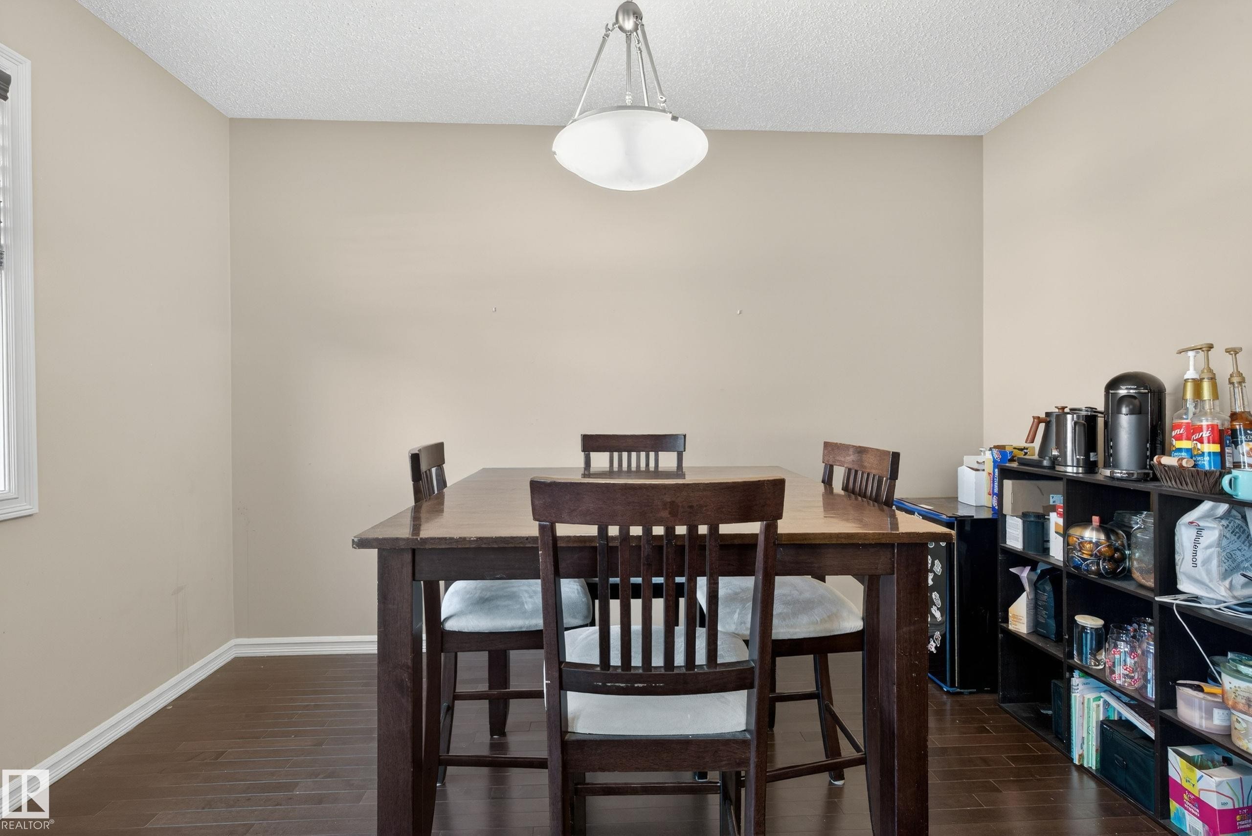 5636 18 Avenue, Edmonton, AB - Indoor Photo Showing Dining Room