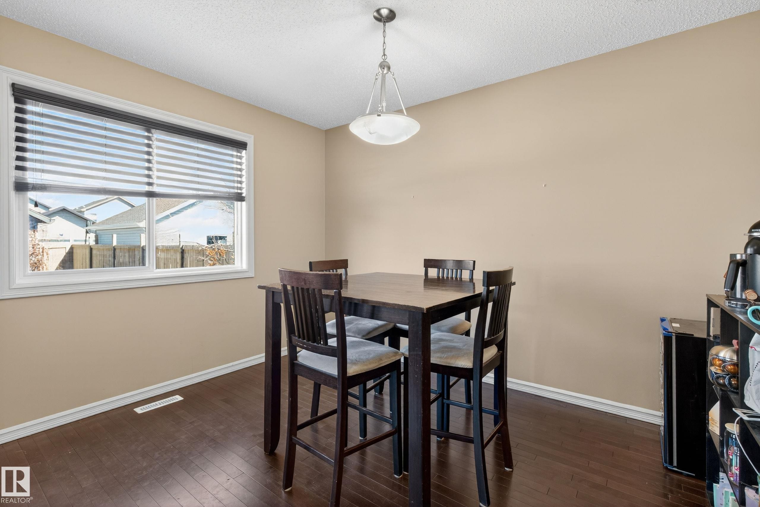 5636 18 Avenue, Edmonton, AB - Indoor Photo Showing Dining Room