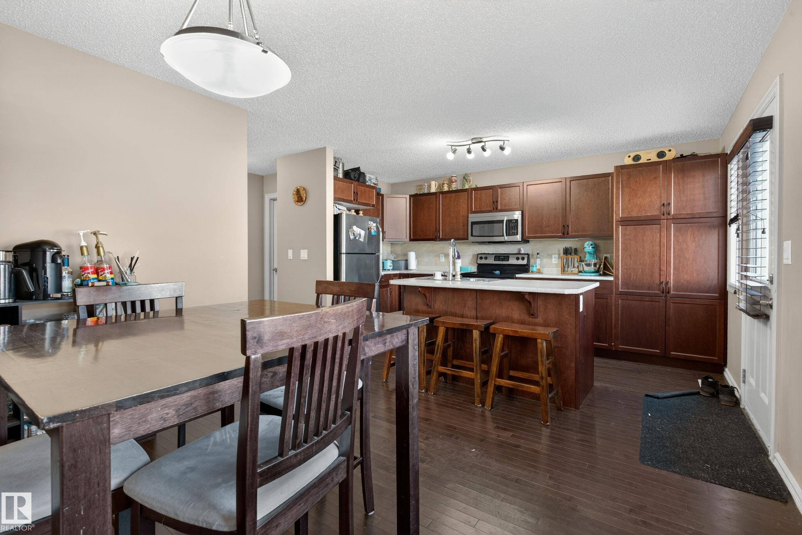 5636 18 Avenue, Edmonton, AB - Indoor