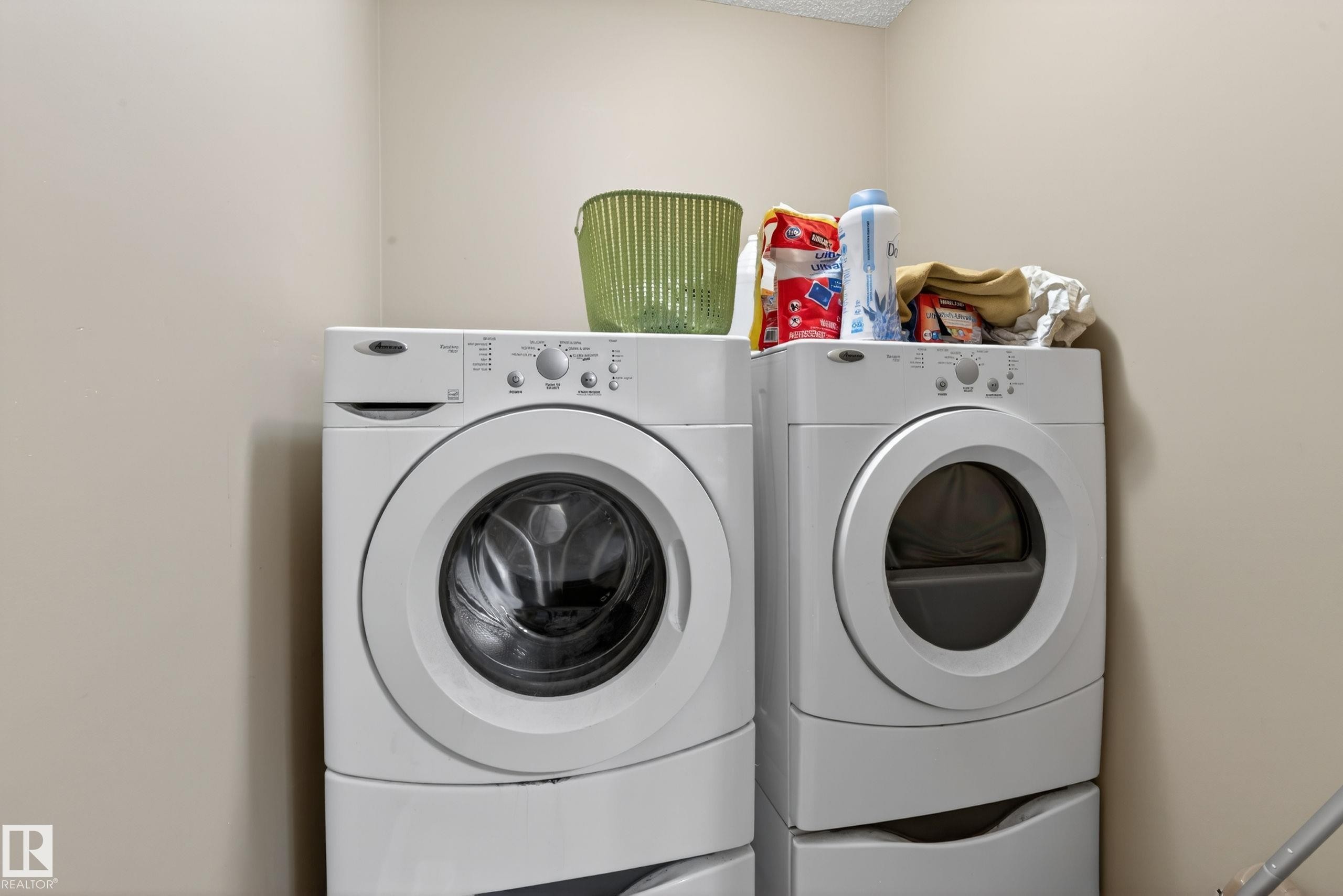 5636 18 Avenue, Edmonton, AB - Indoor Photo Showing Laundry Room