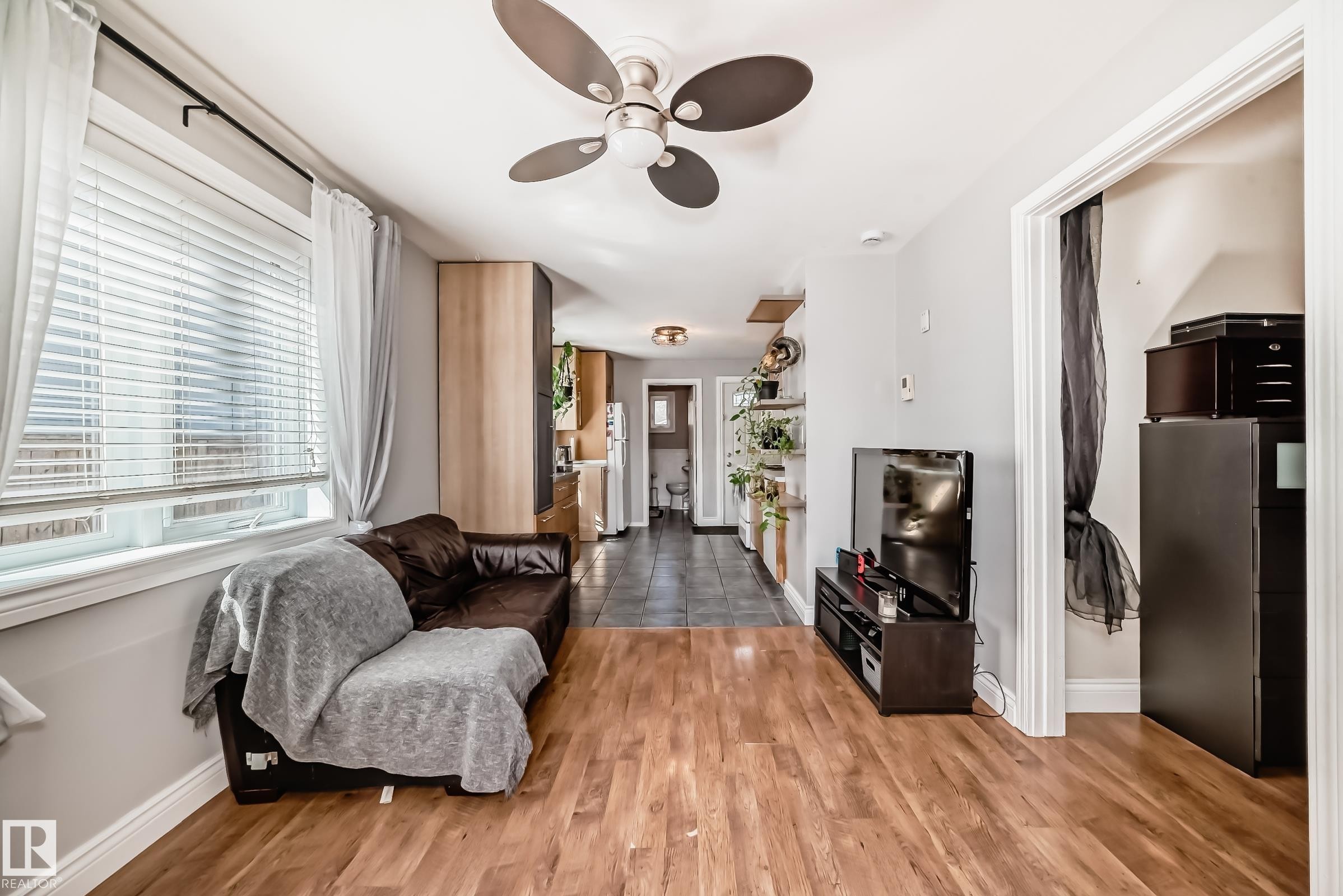 12146 95 Street, Edmonton, AB - Indoor