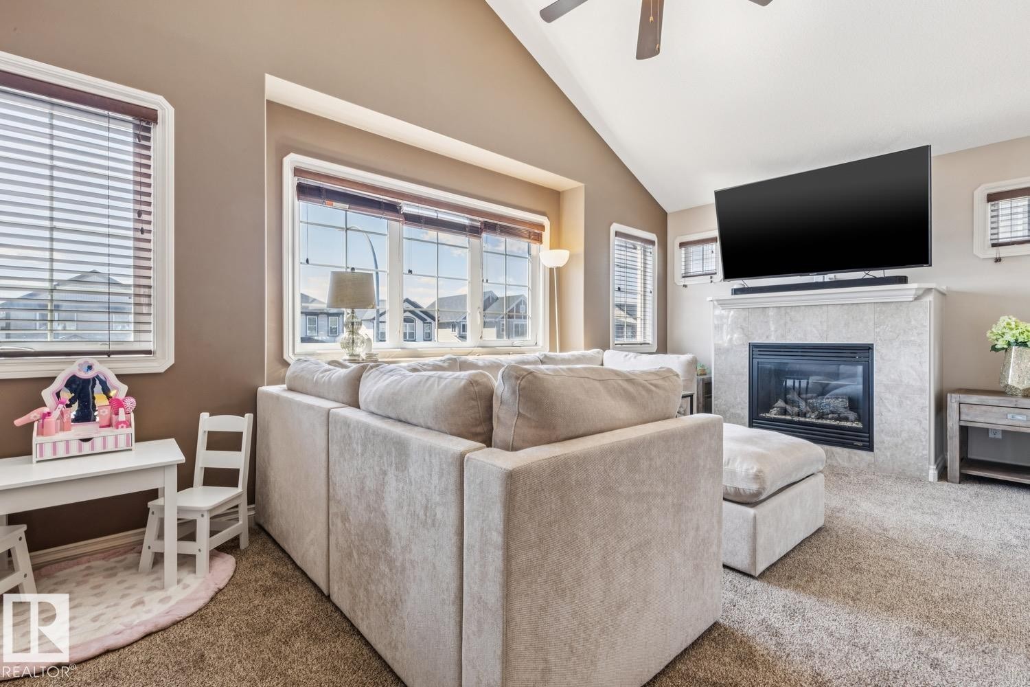 21912 97 Avenue, Edmonton, AB - Indoor Photo Showing Living Room With Fireplace