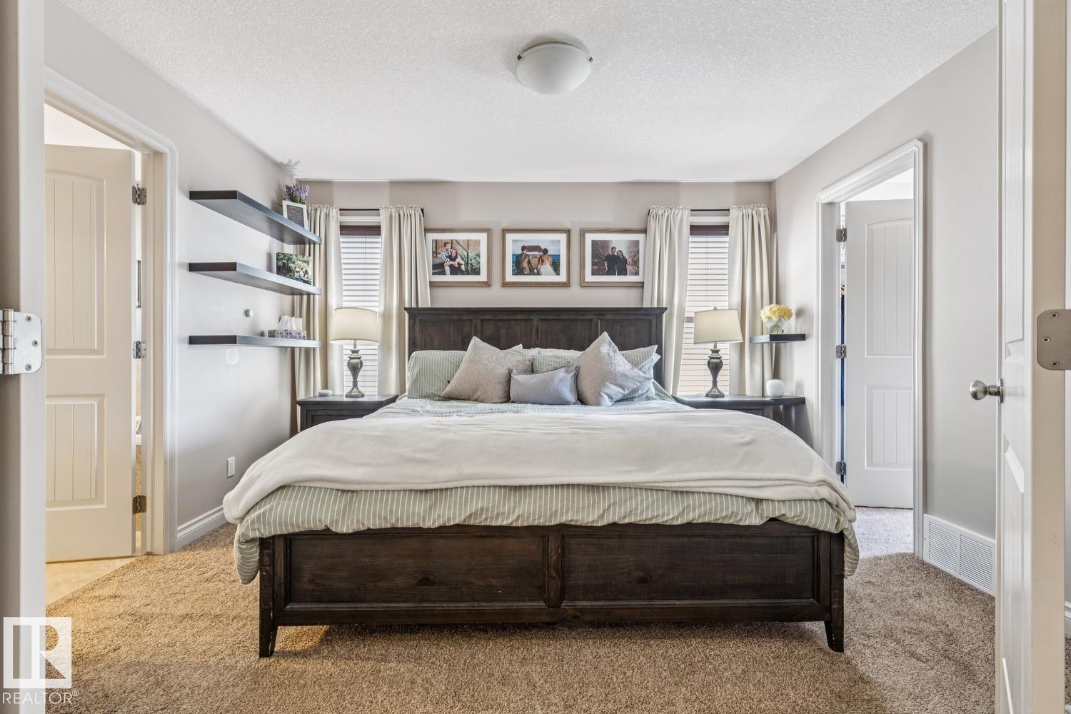 21912 97 Avenue, Edmonton, AB - Indoor Photo Showing Bedroom