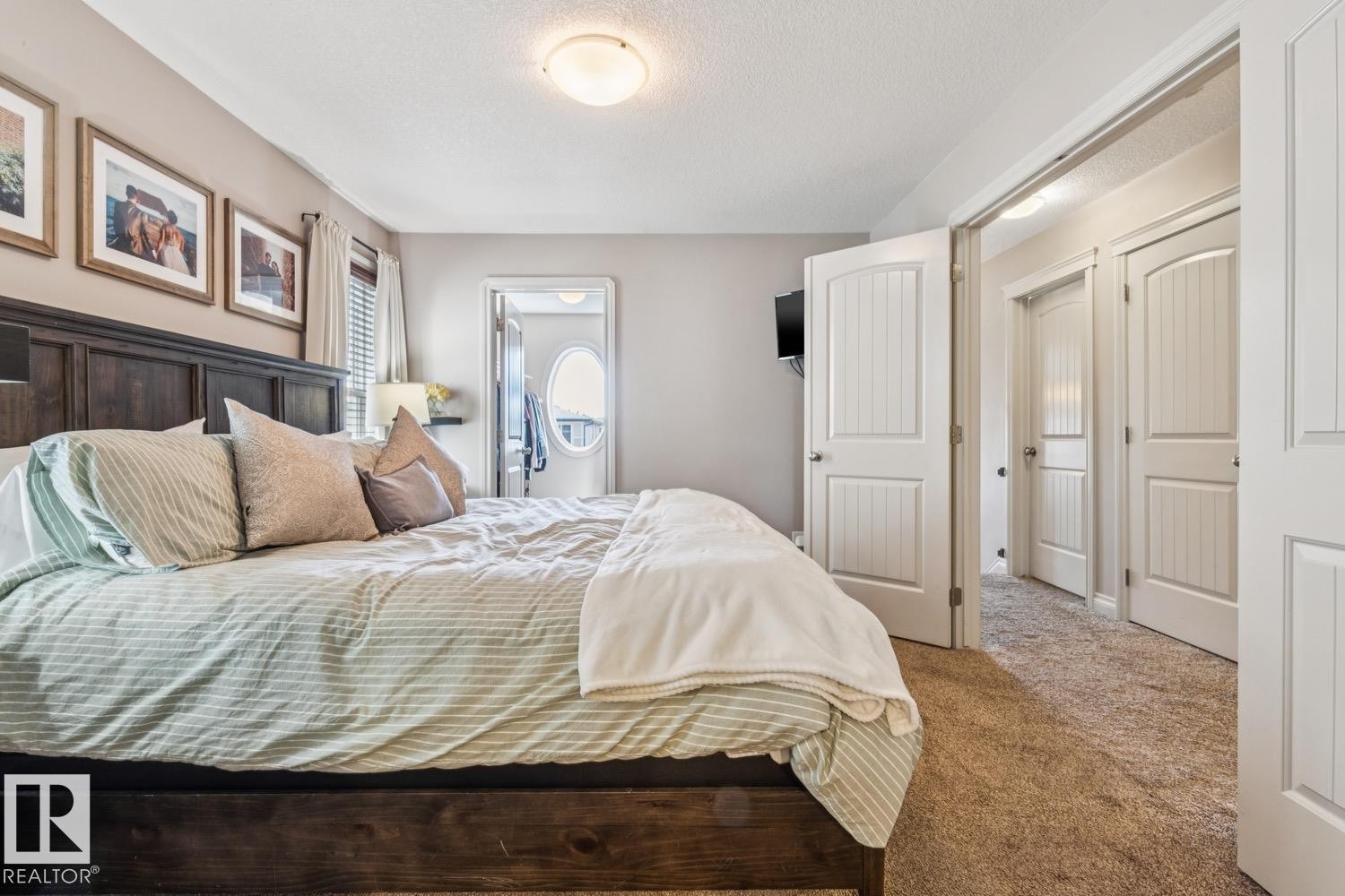21912 97 Avenue, Edmonton, AB - Indoor Photo Showing Bedroom