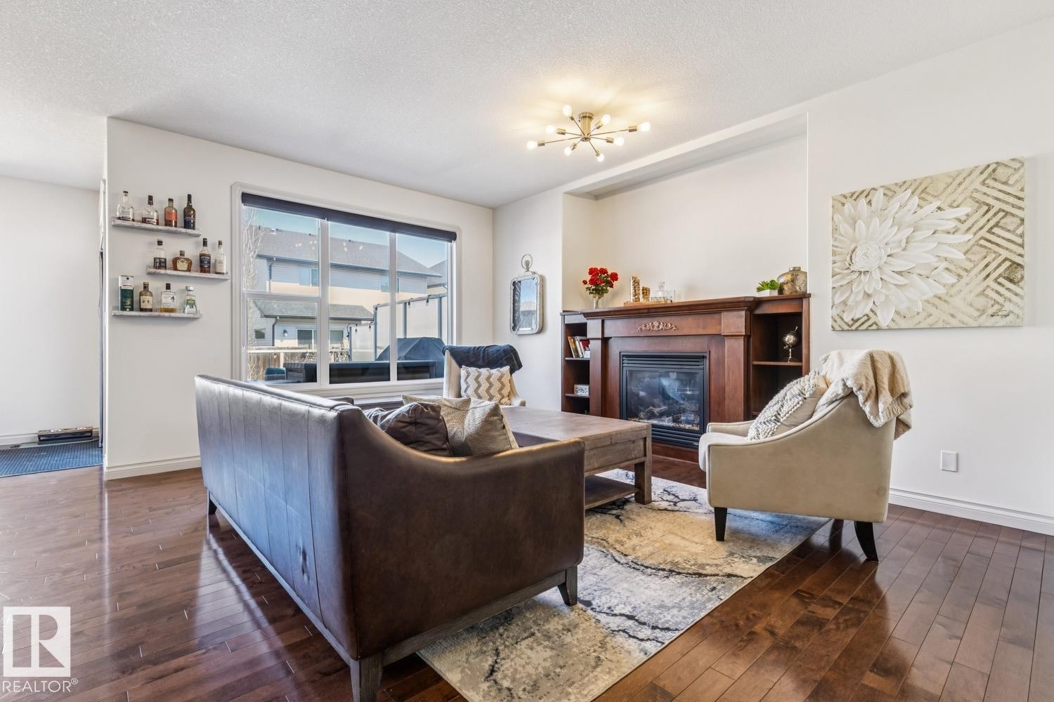 21912 97 Avenue, Edmonton, AB - Indoor Photo Showing Living Room With Fireplace