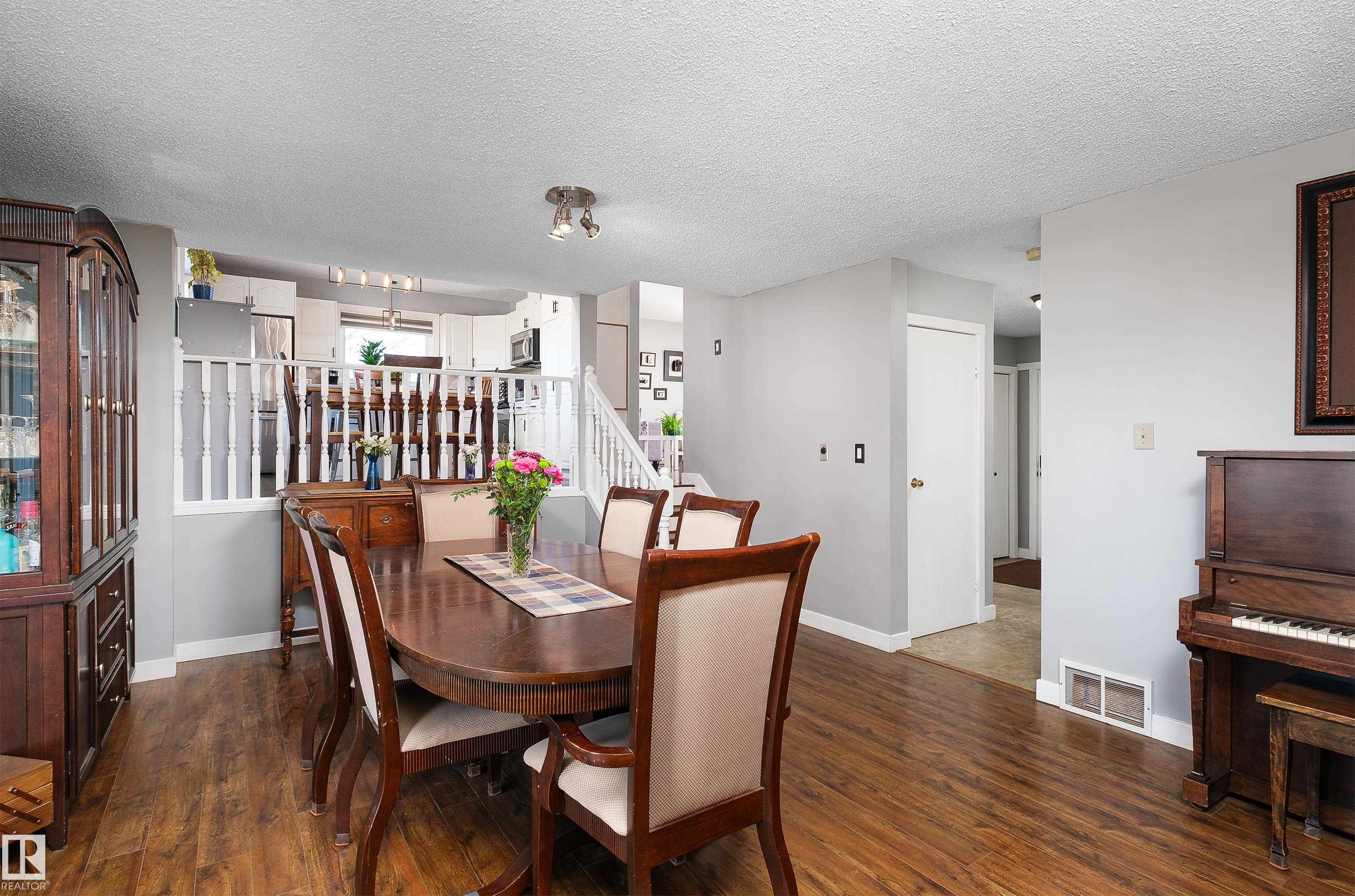 17828 91 Street, Edmonton, AB - Indoor Photo Showing Dining Room