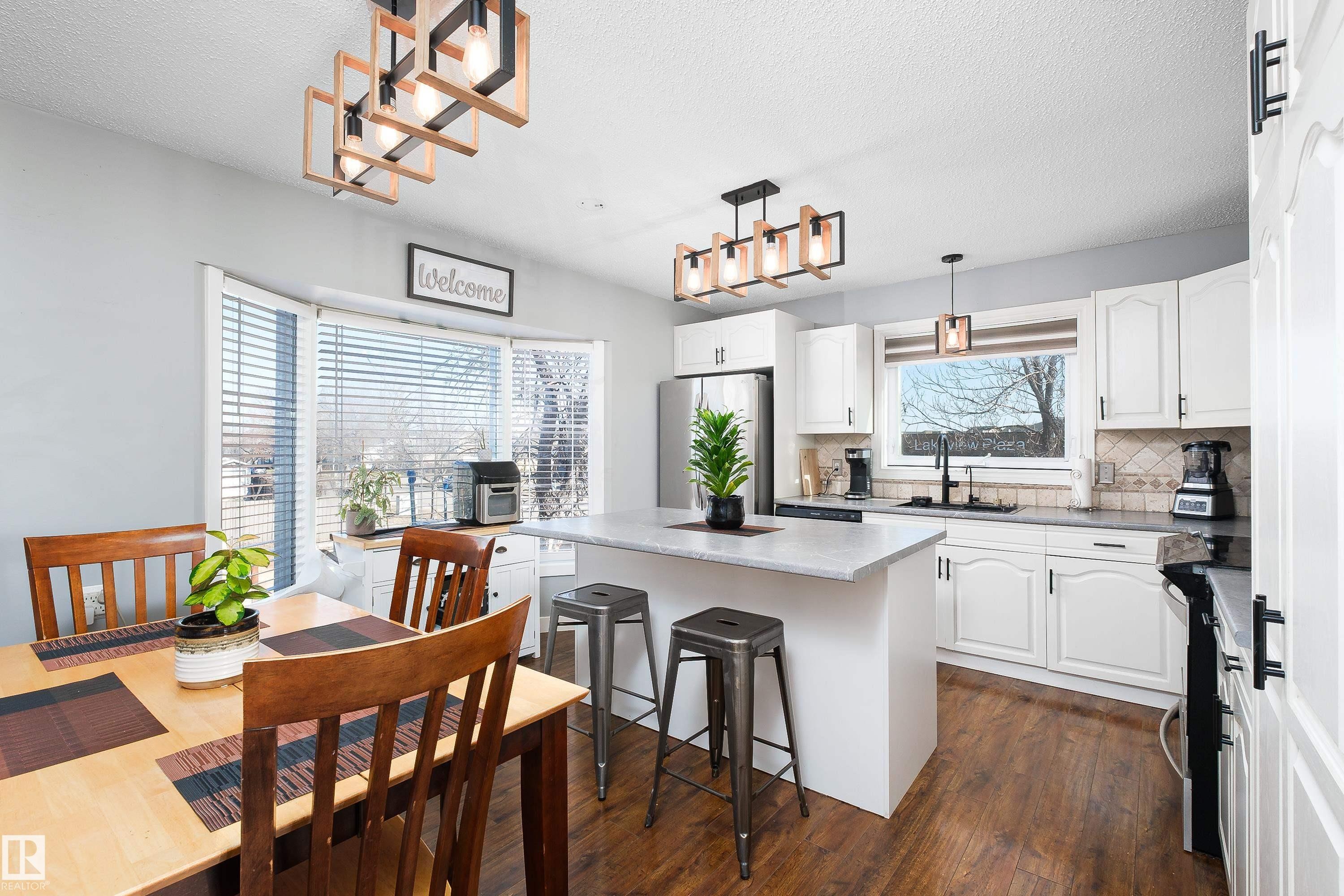 17828 91 Street, Edmonton, AB - Indoor Photo Showing Dining Room