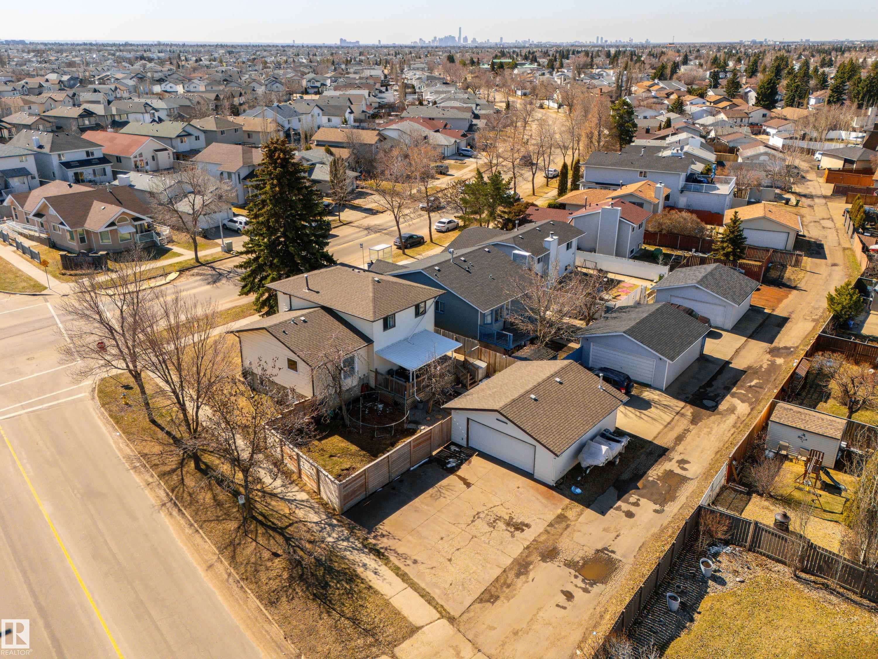 17828 91 Street, Edmonton, AB - Outdoor With View