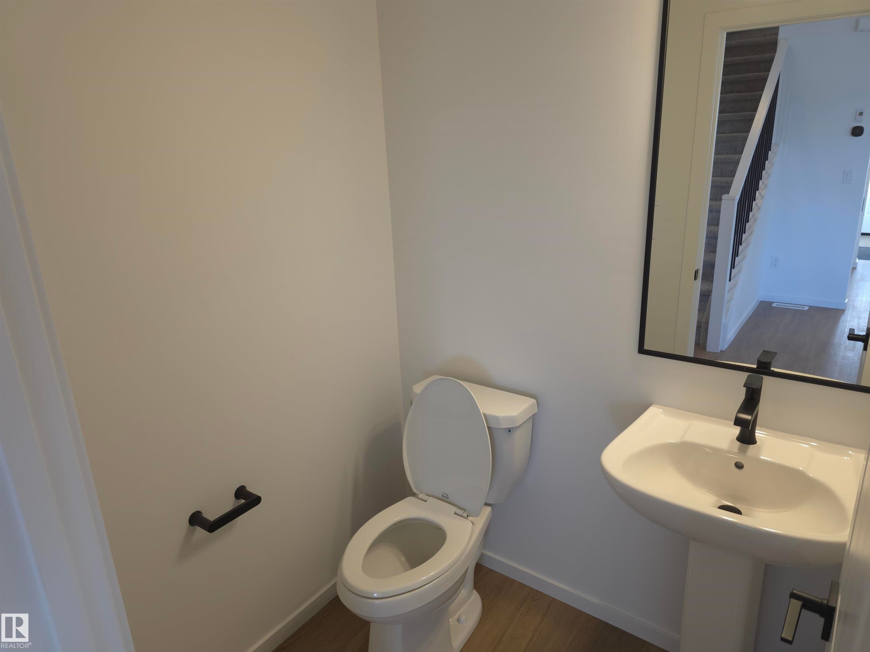 43 Eton Link, Spruce Grove, AB - Indoor Photo Showing Bathroom