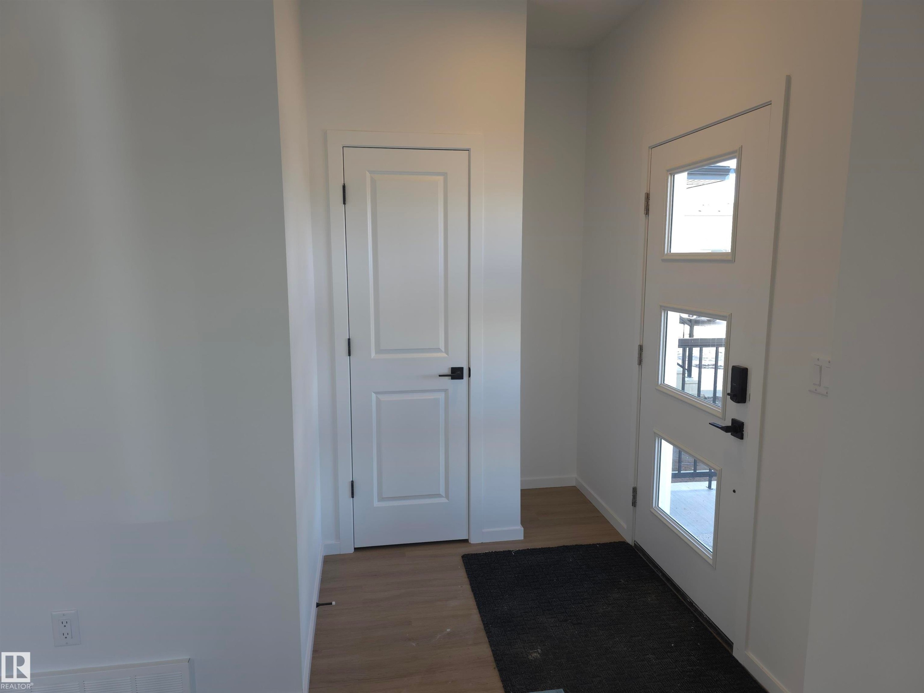 43 Eton Link, Spruce Grove, AB - Indoor Photo Showing Other Room