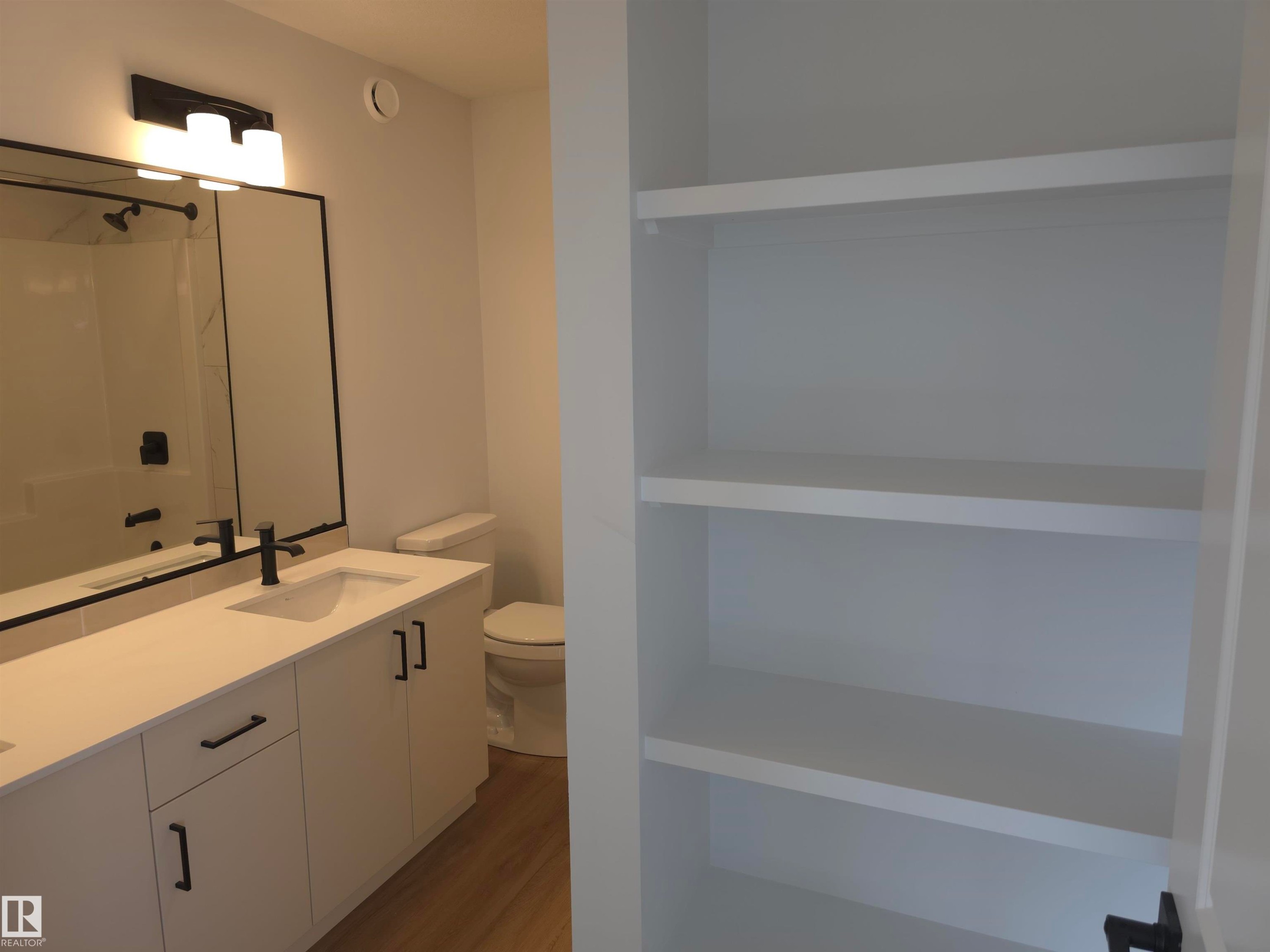 43 Eton Link, Spruce Grove, AB - Indoor Photo Showing Bathroom