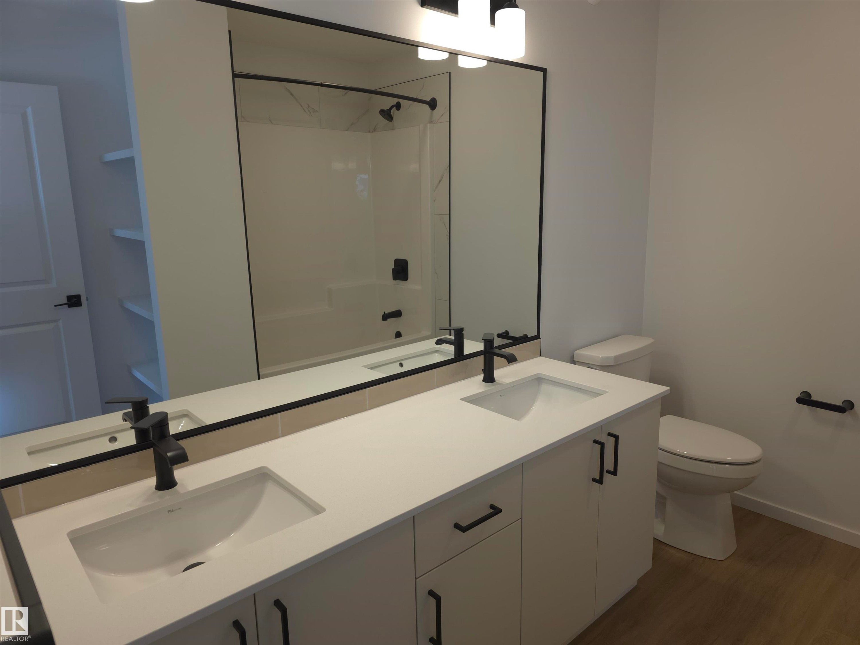 43 Eton Link, Spruce Grove, AB - Indoor Photo Showing Bathroom