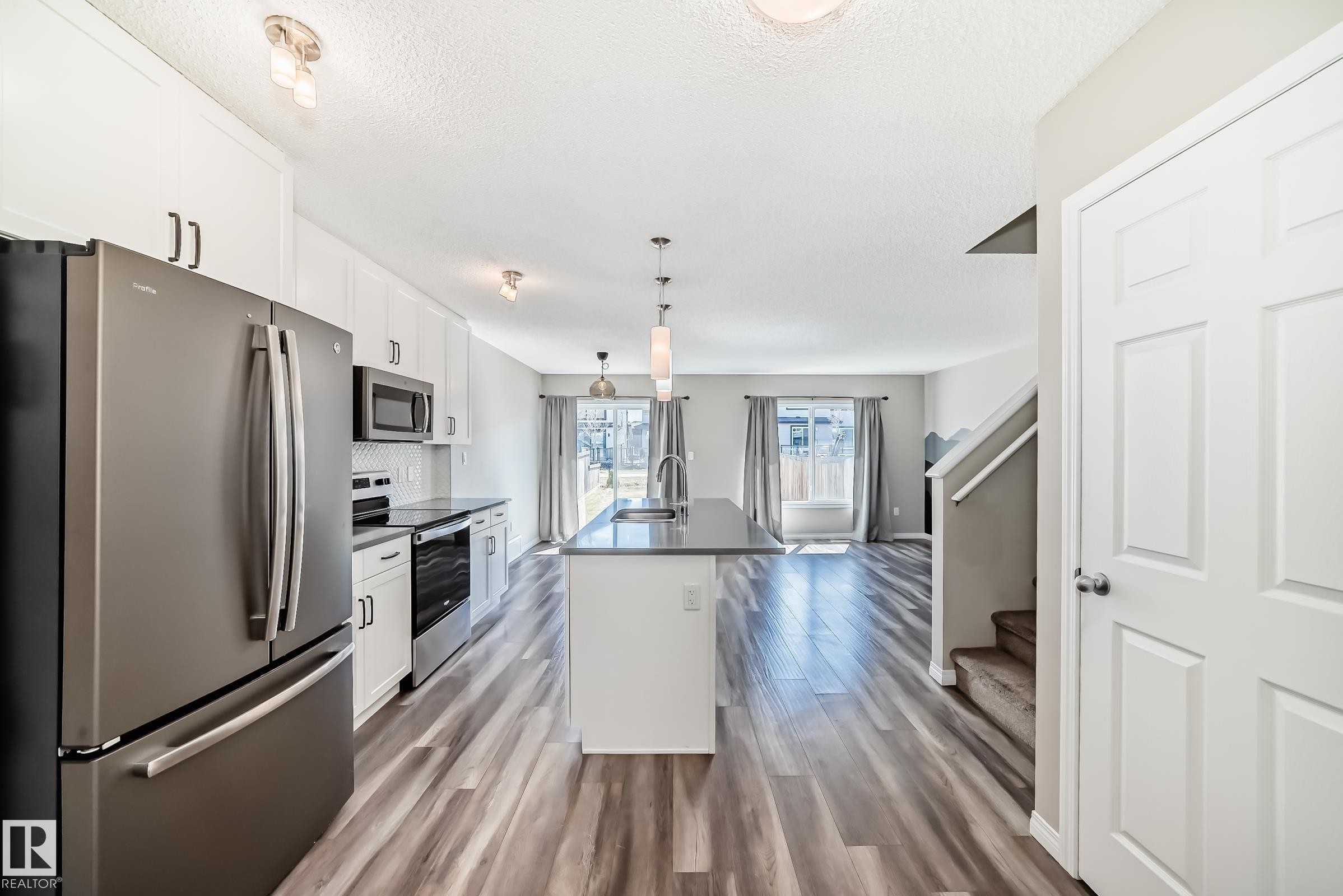 5227 Crabapple Link, Edmonton, AB - Indoor Photo Showing Kitchen With Stainless Steel Kitchen With Upgraded Kitchen