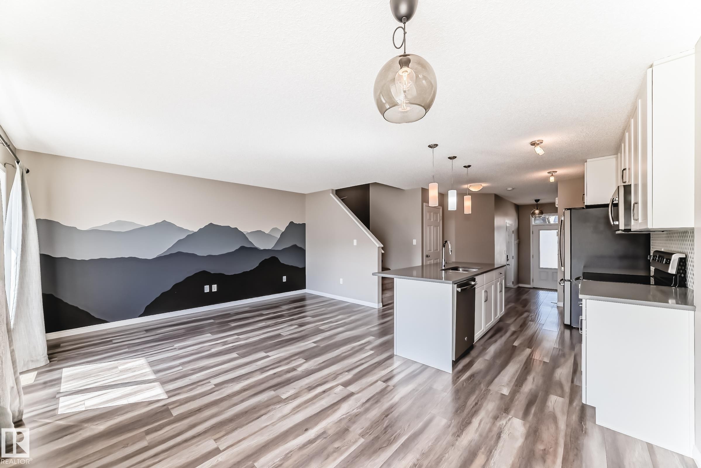 5227 Crabapple Link, Edmonton, AB - Indoor Photo Showing Kitchen