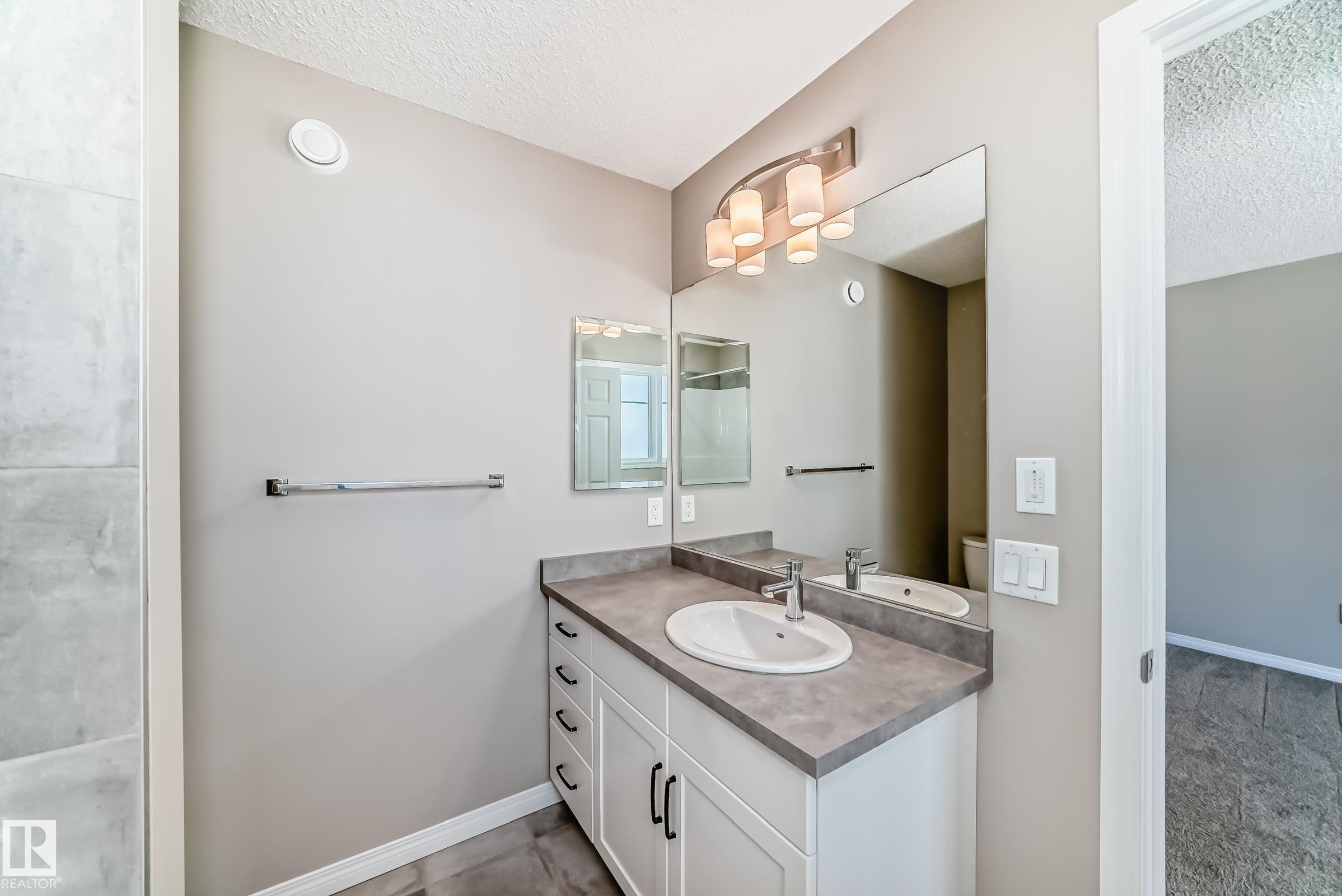 5227 Crabapple Link, Edmonton, AB - Indoor Photo Showing Bathroom