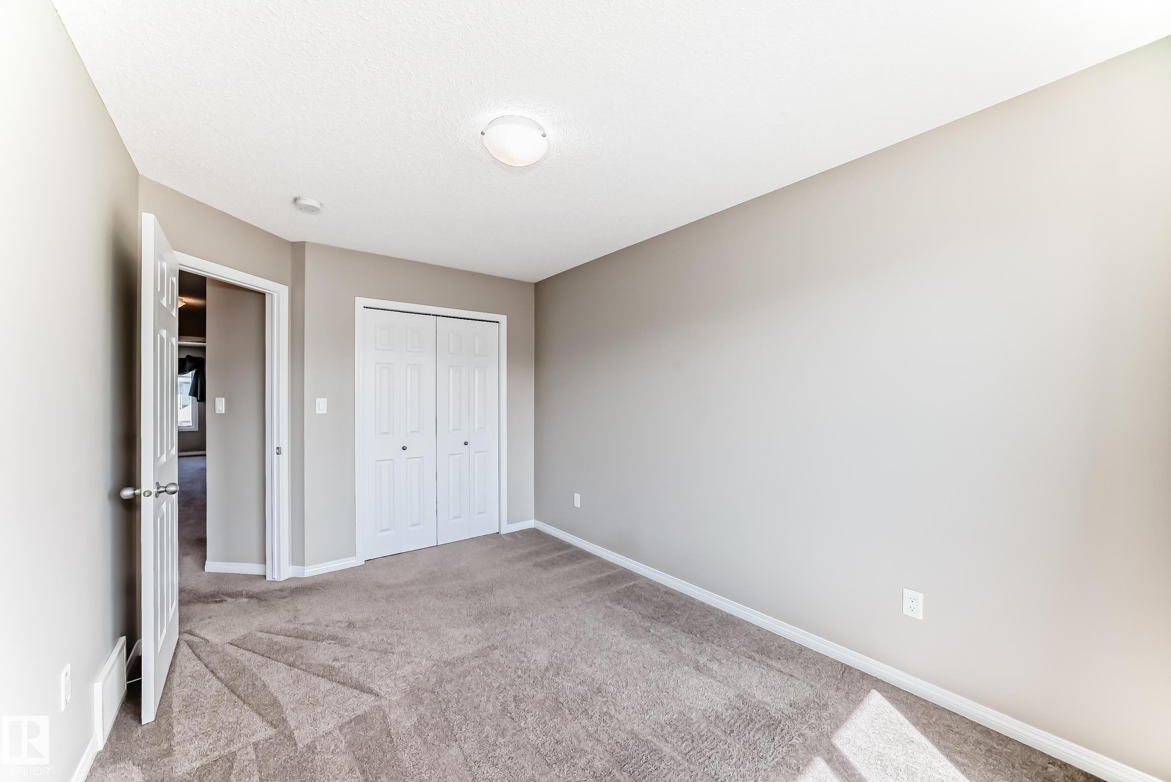 5227 Crabapple Link, Edmonton, AB - Indoor Photo Showing Other Room