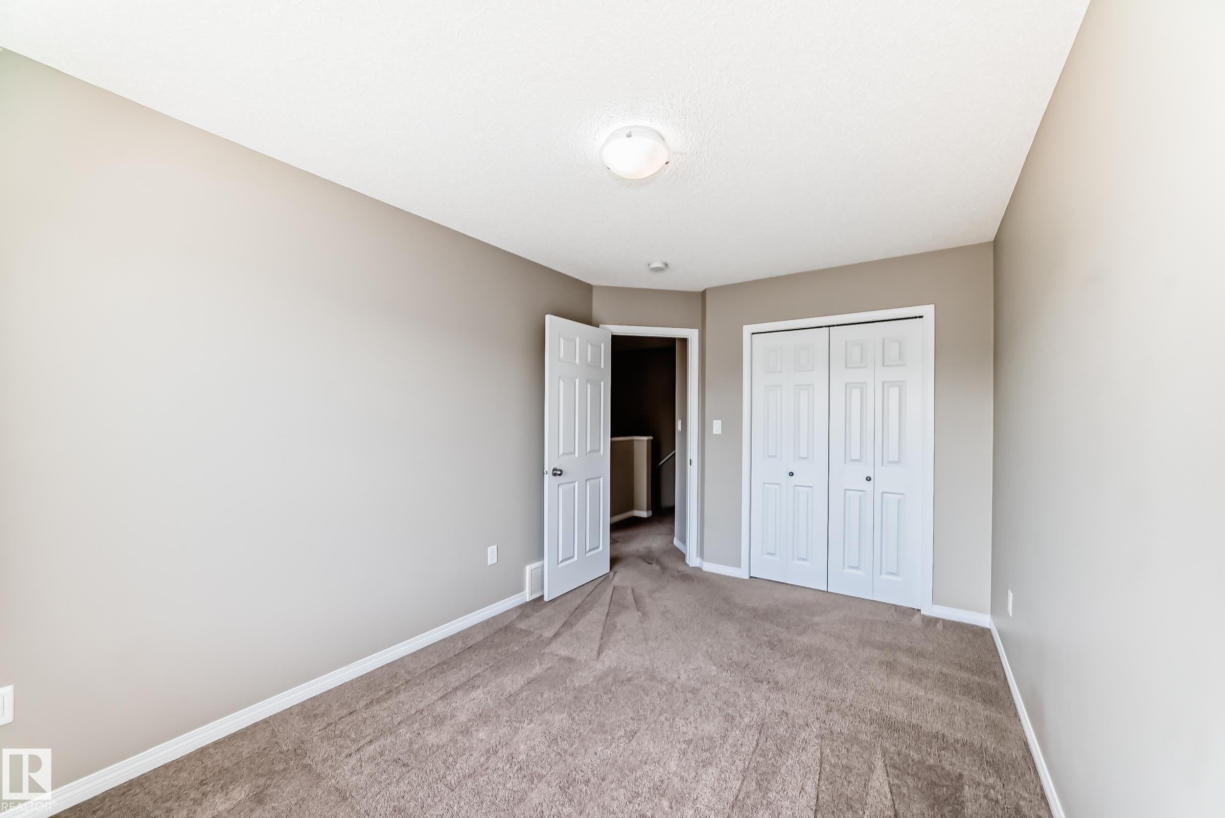 5227 Crabapple Link, Edmonton, AB - Indoor Photo Showing Other Room