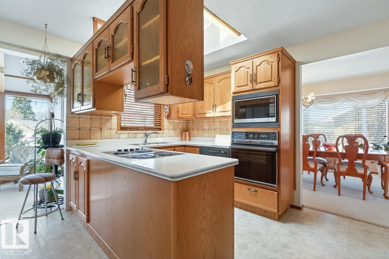 6036 105B Street, Edmonton, AB - Indoor Photo Showing Kitchen