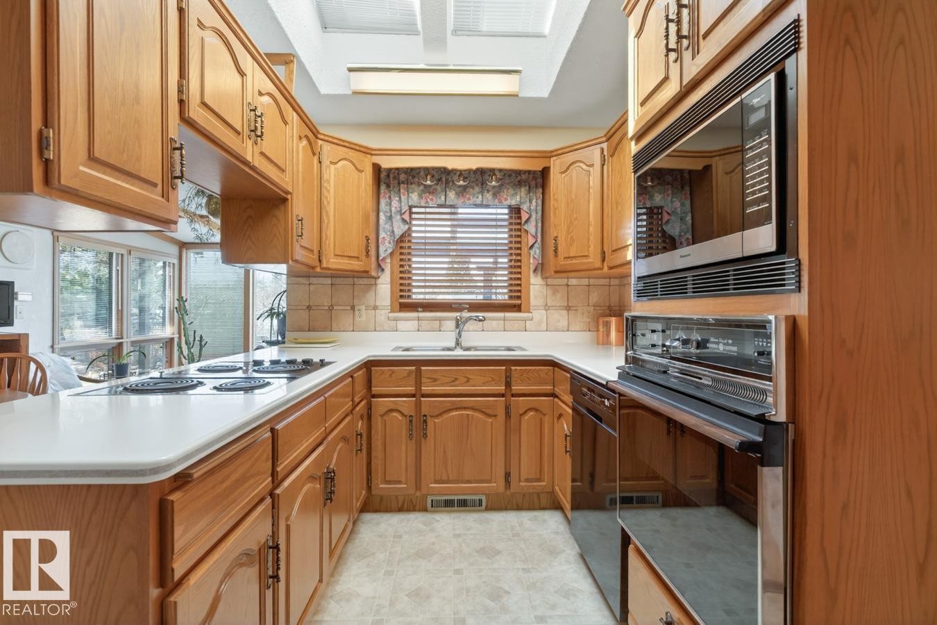 6036 105B Street, Edmonton, AB - Indoor Photo Showing Kitchen With Double Sink