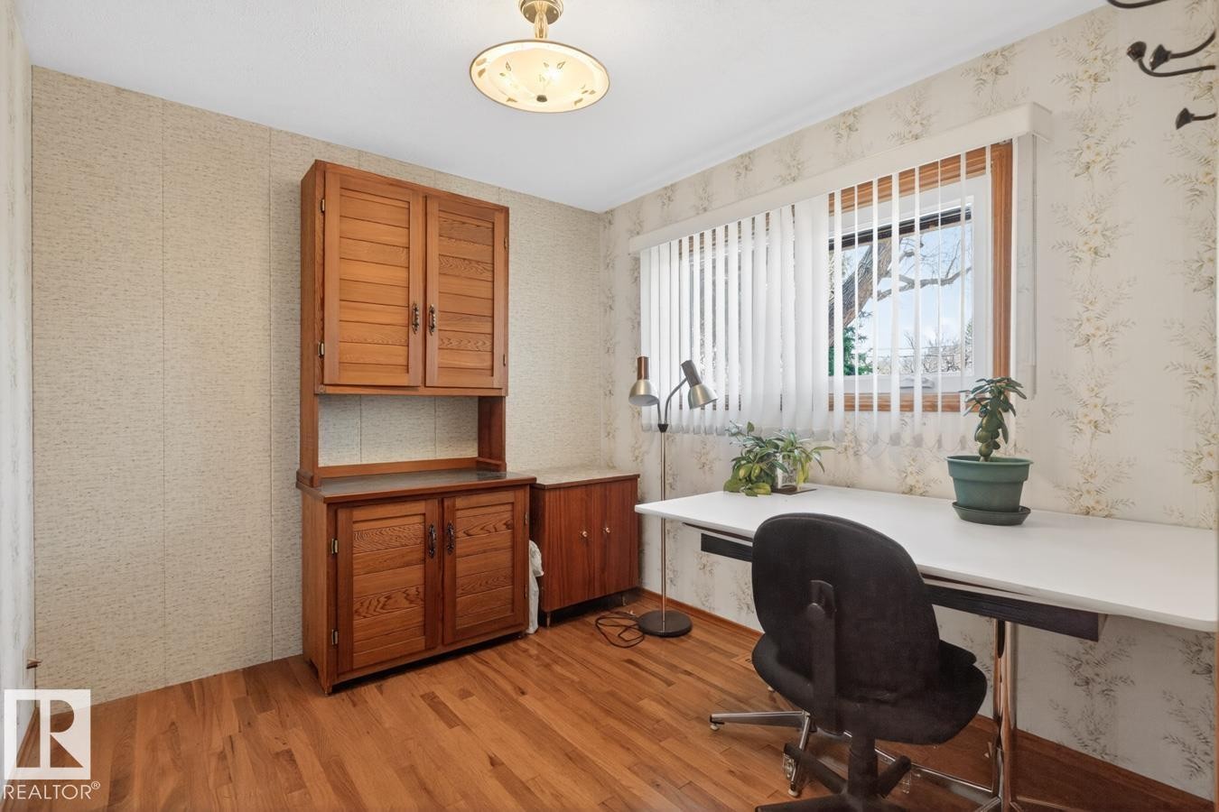 6036 105B Street, Edmonton, AB - Indoor Photo Showing Office
