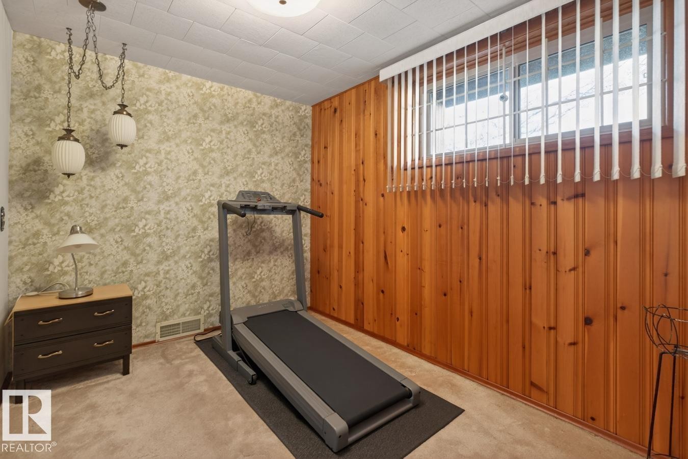6036 105B Street, Edmonton, AB - Indoor