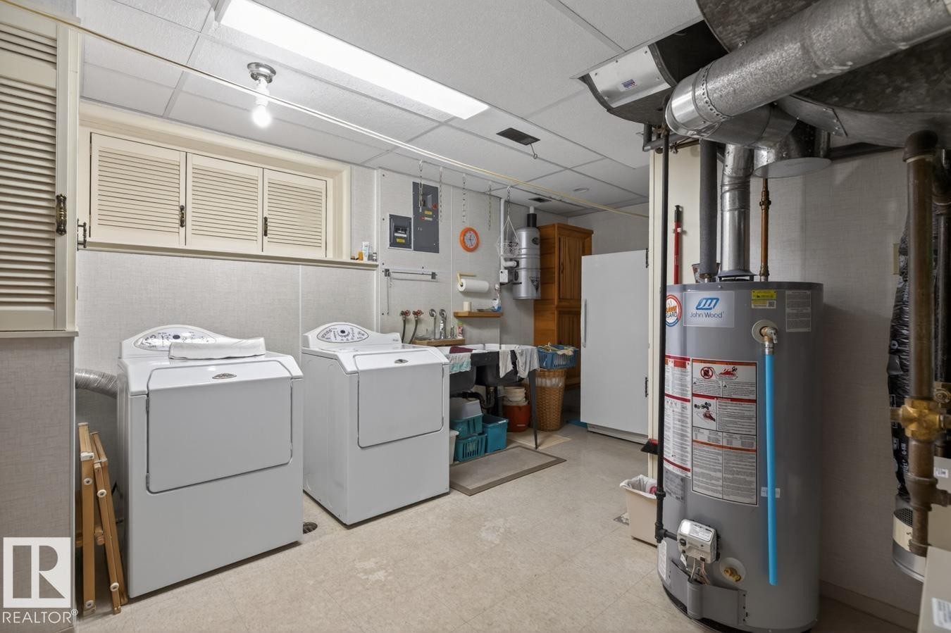6036 105B Street, Edmonton, AB - Indoor Photo Showing Laundry Room