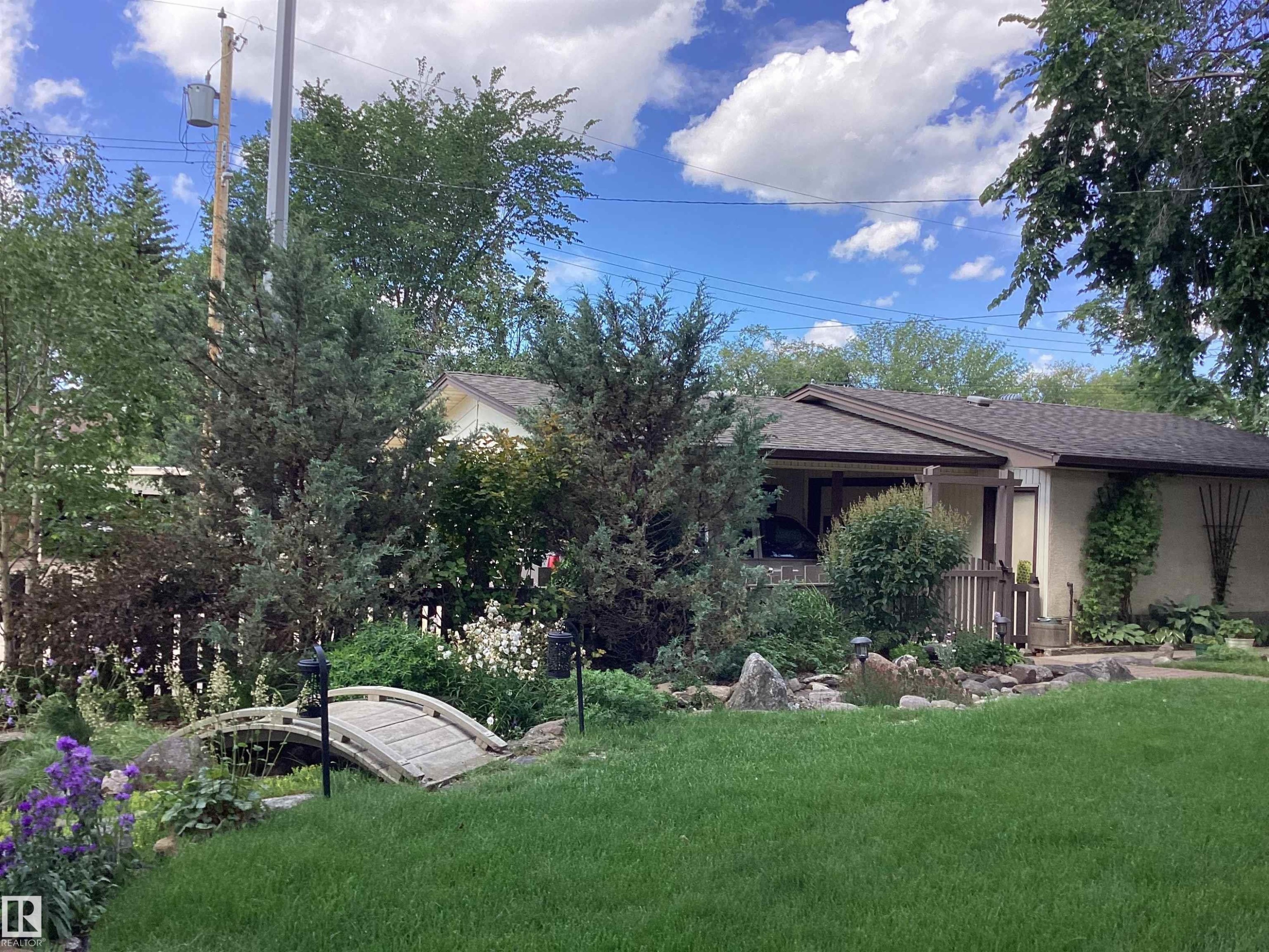 6036 105B Street, Edmonton, AB - Outdoor