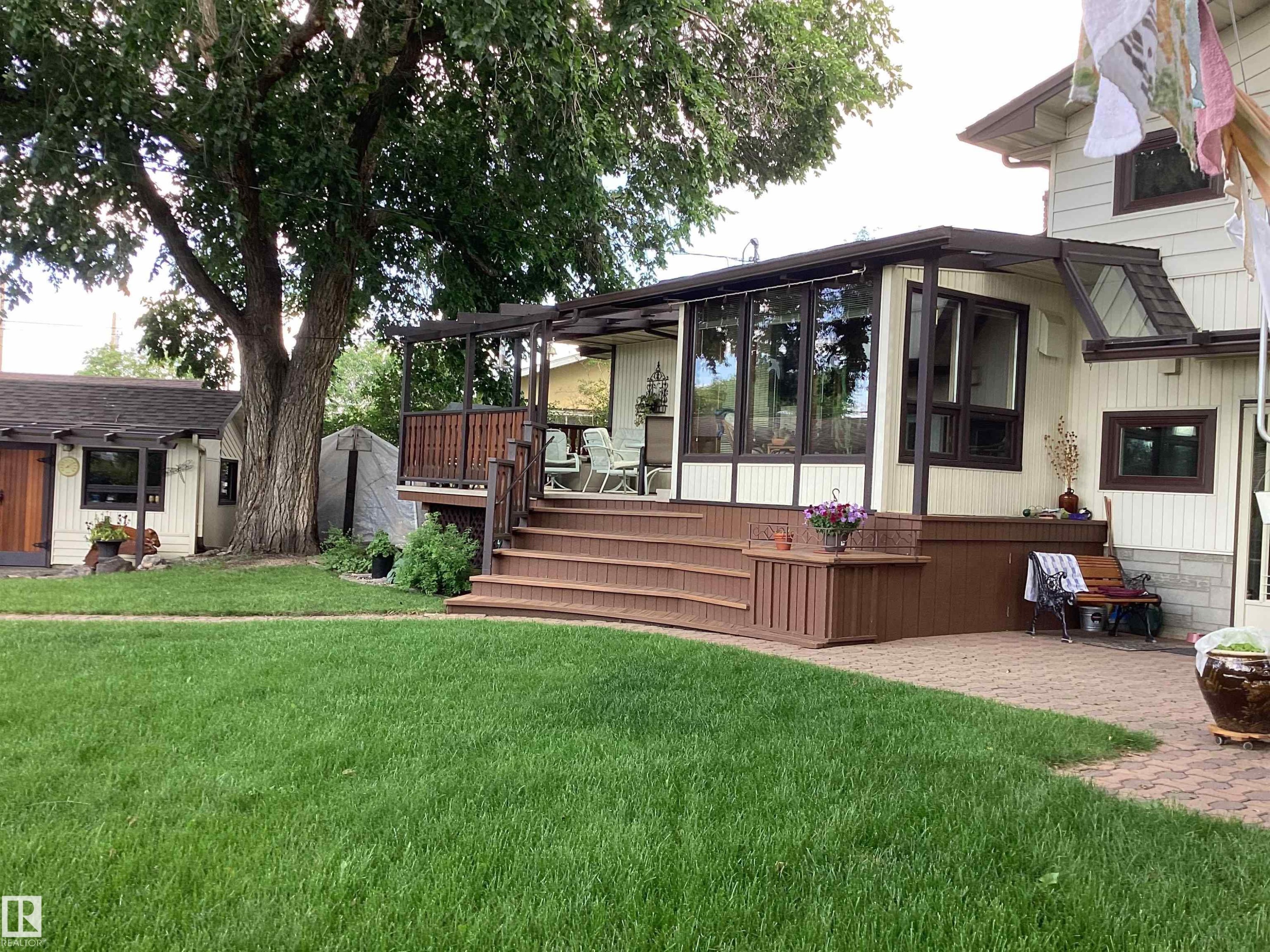 6036 105B Street, Edmonton, AB - Outdoor