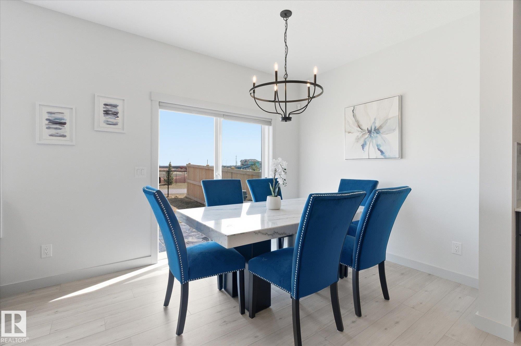33 Sumac Close, Fort Saskatchewan, AB - Indoor Photo Showing Dining Room