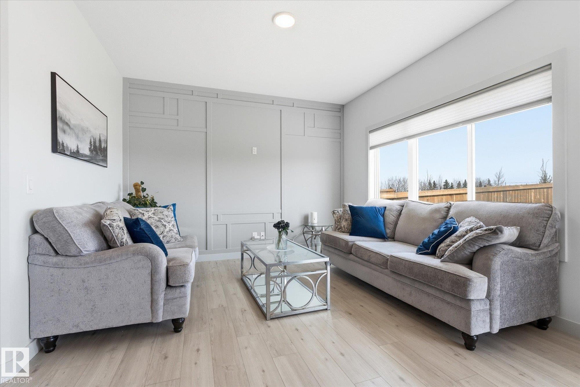 33 Sumac Close, Fort Saskatchewan, AB - Indoor Photo Showing Living Room